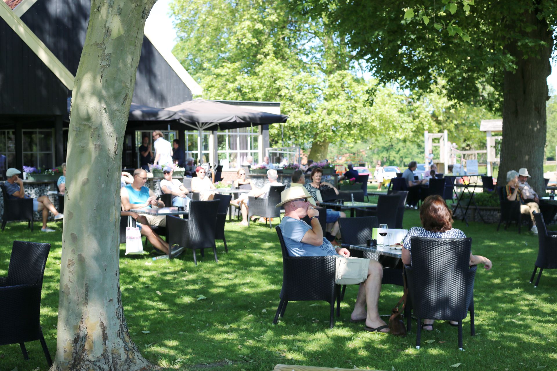 Foto's: Deldense terrassen in beeld