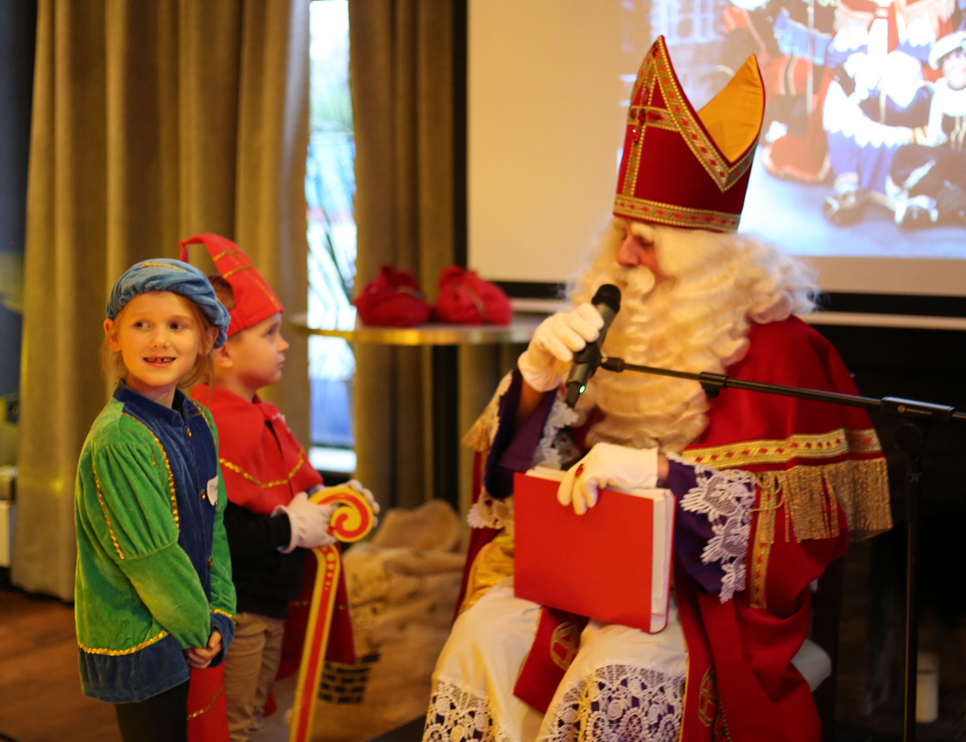 Sinterklaasfeest De Zwaan Delden in beeld