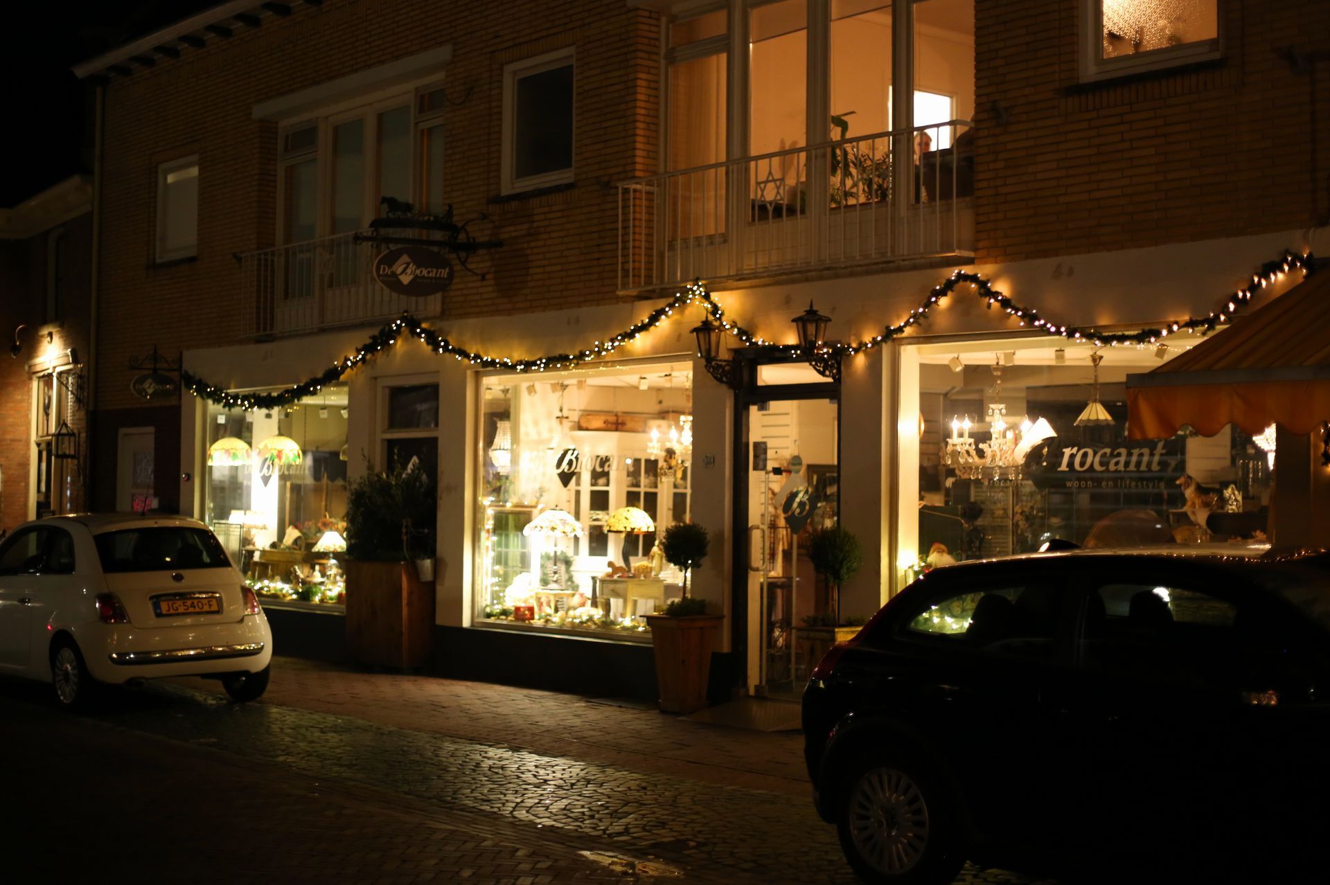 Sfeerverlichting centrum Delden brandt als vanouds ondanks hoge energieprijzen: 'Geluk met overstap naar LED'