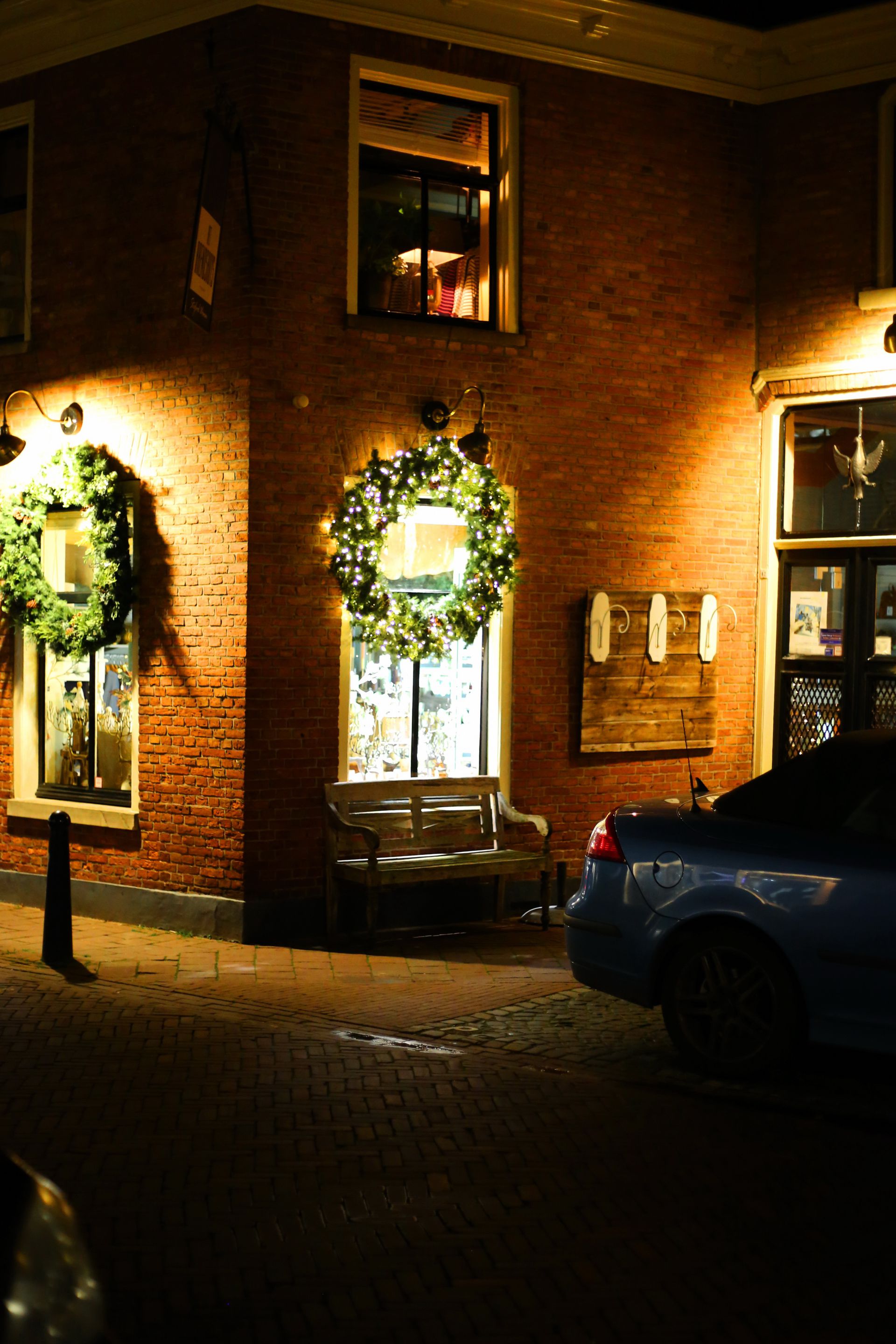 Sfeerverlichting centrum Delden brandt als vanouds ondanks hoge energieprijzen: 'Geluk met overstap naar LED'