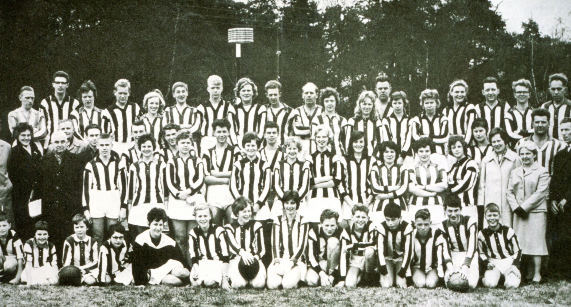 Korfbalvereniging Zwart Wit viert als eerste Deldense club 100-jarig bestaan