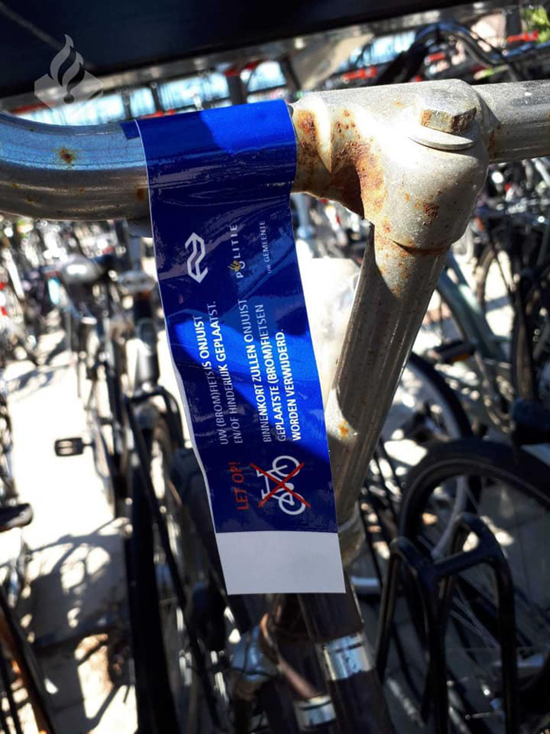 Gemeente gaat fietskrotten weer verwijderen van station Delden