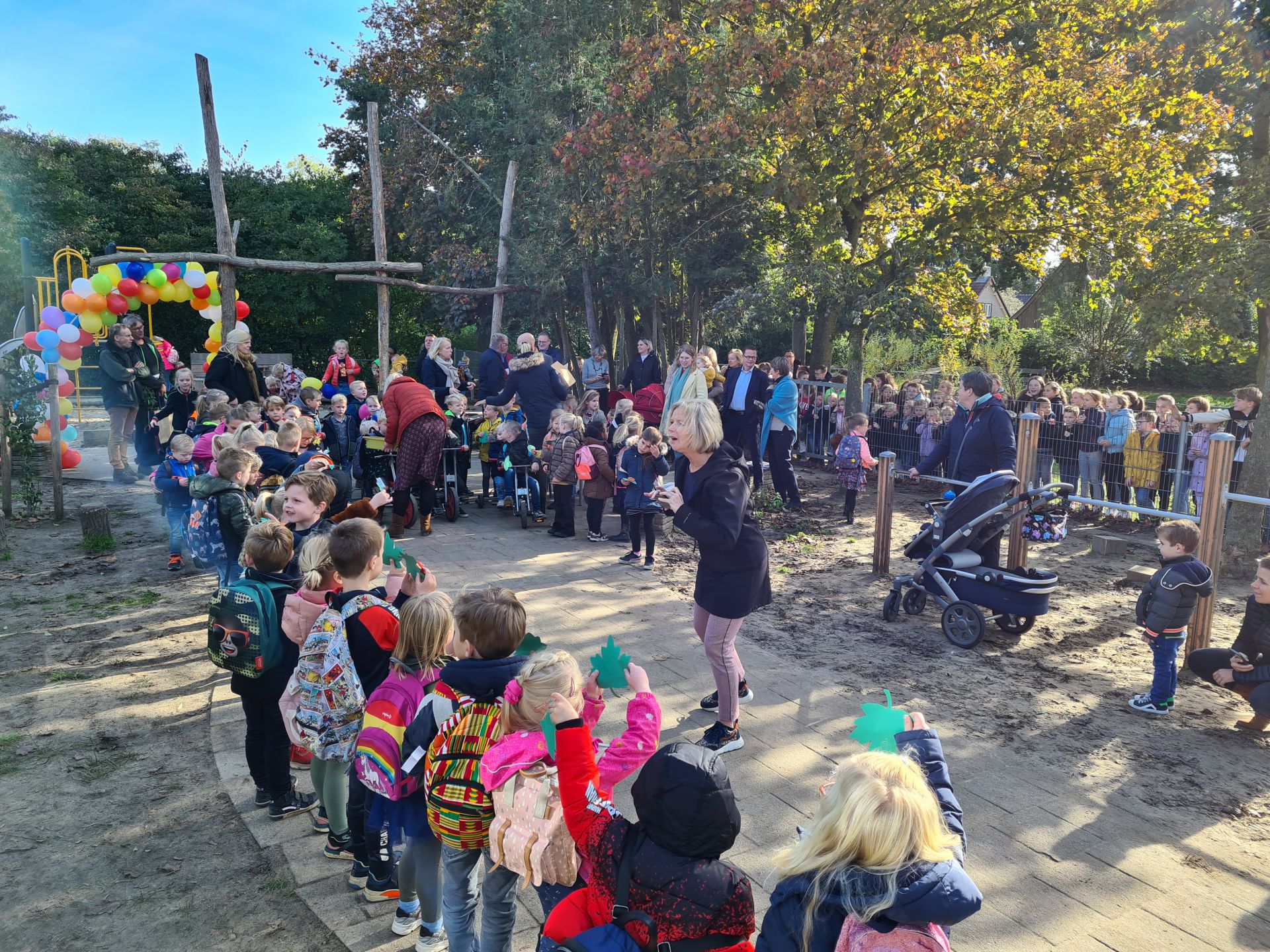 Video: Groen schoolplein Erve Hooyerinck officieel geopend