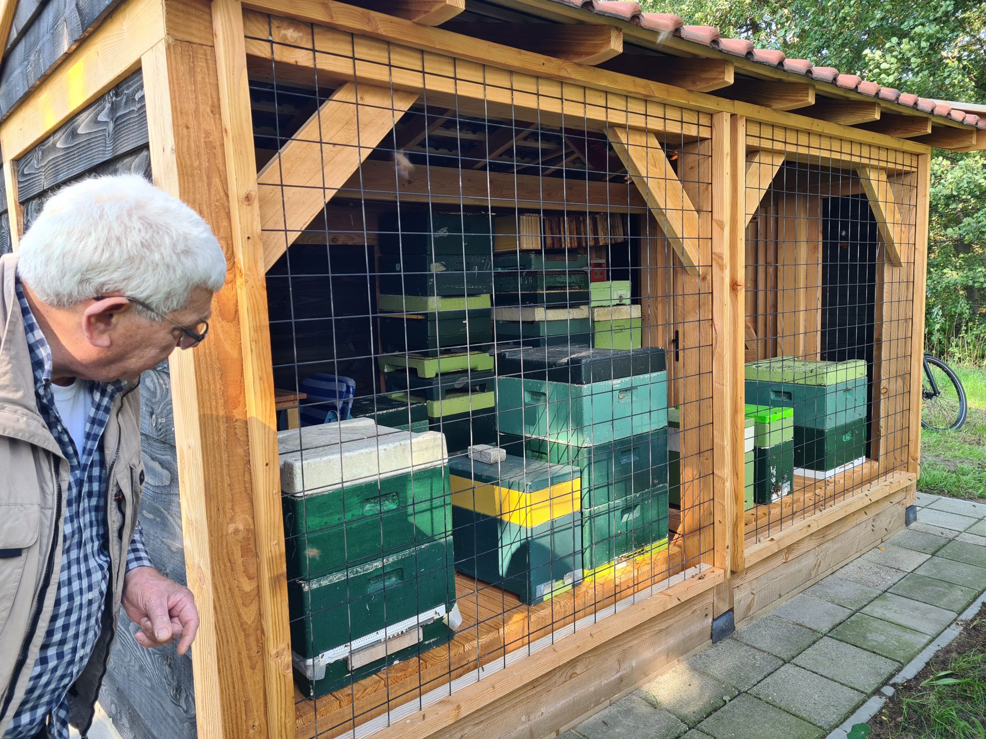 Bijenstal algemene begraafplaats Delden in gebruik genomen