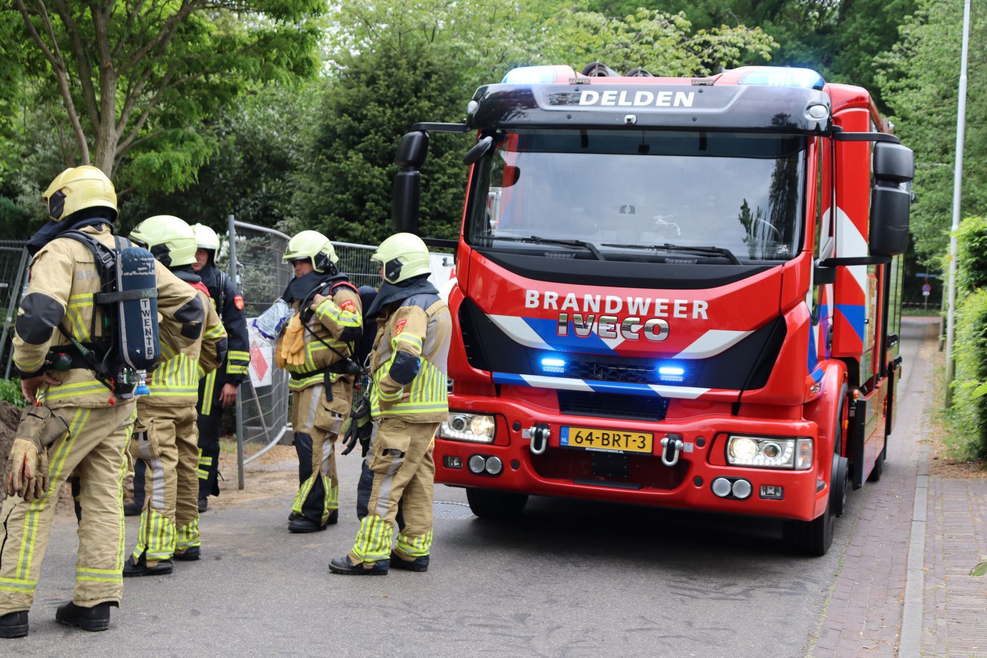 Brandweer rukt uit voor gaslek aan Dr. Gewinstraat Delden