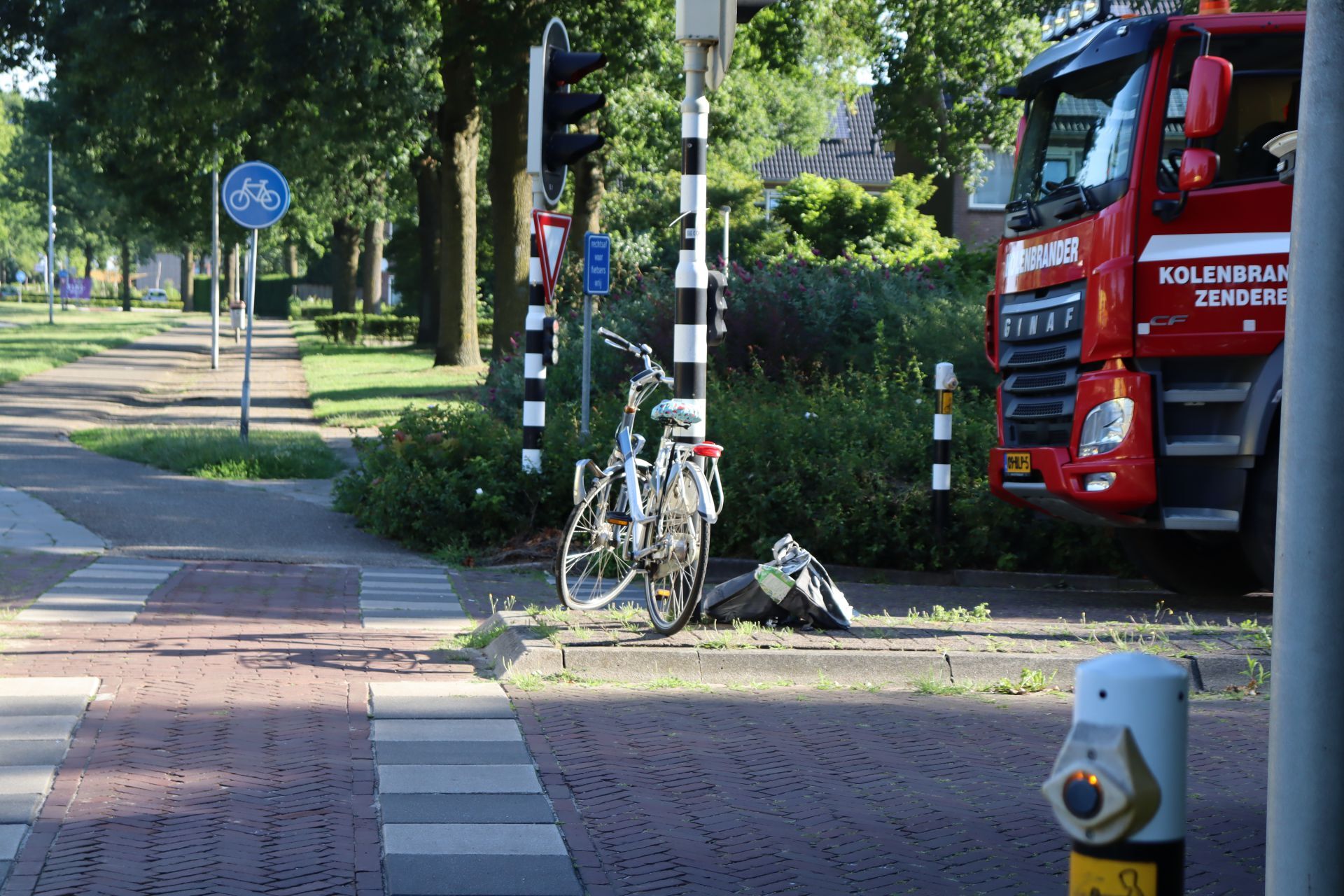 Fietser gewond bij aanrijding met vrachtwagen aan Galgenmaten Delden