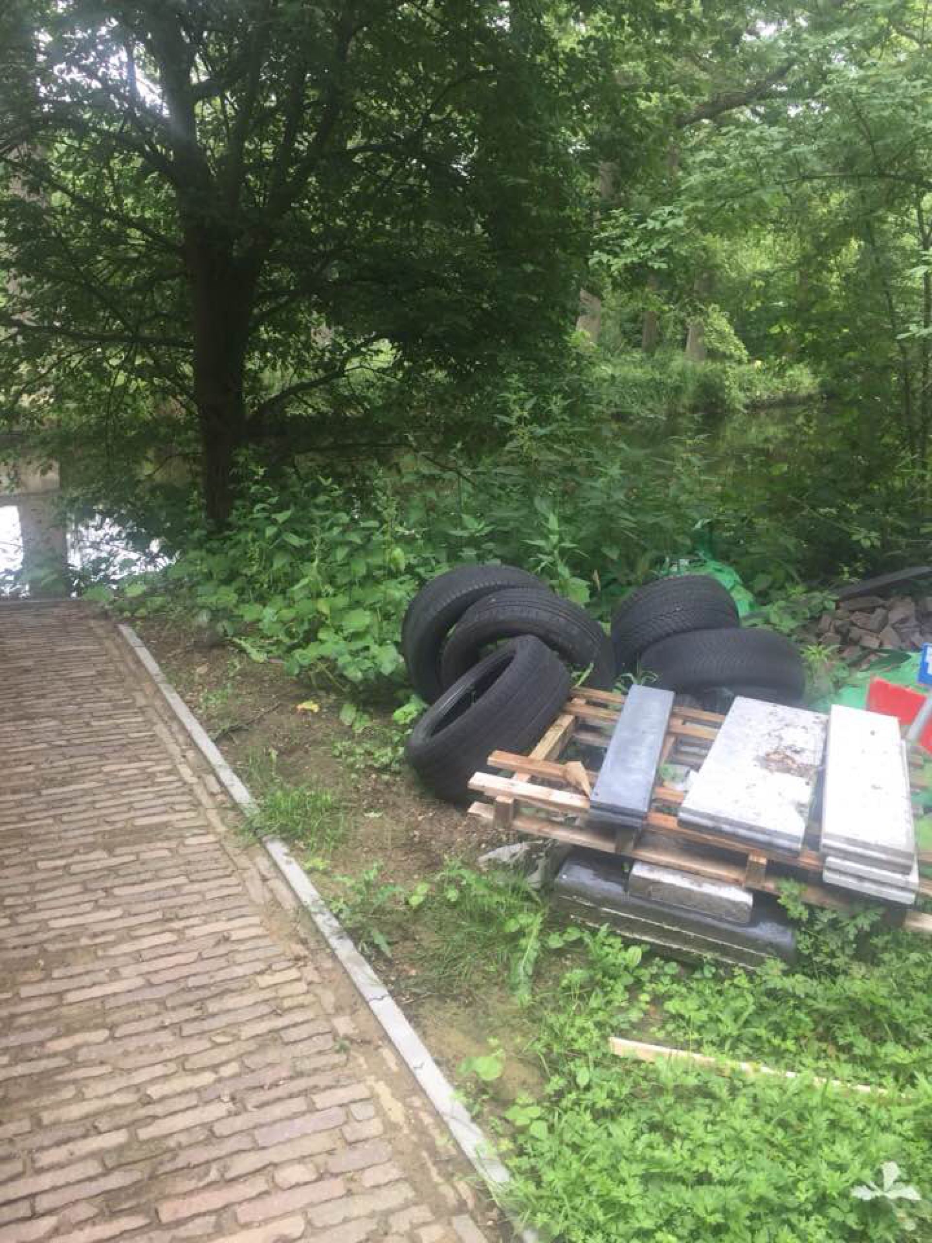 Afvaldump bij Noordmolen in Twickel