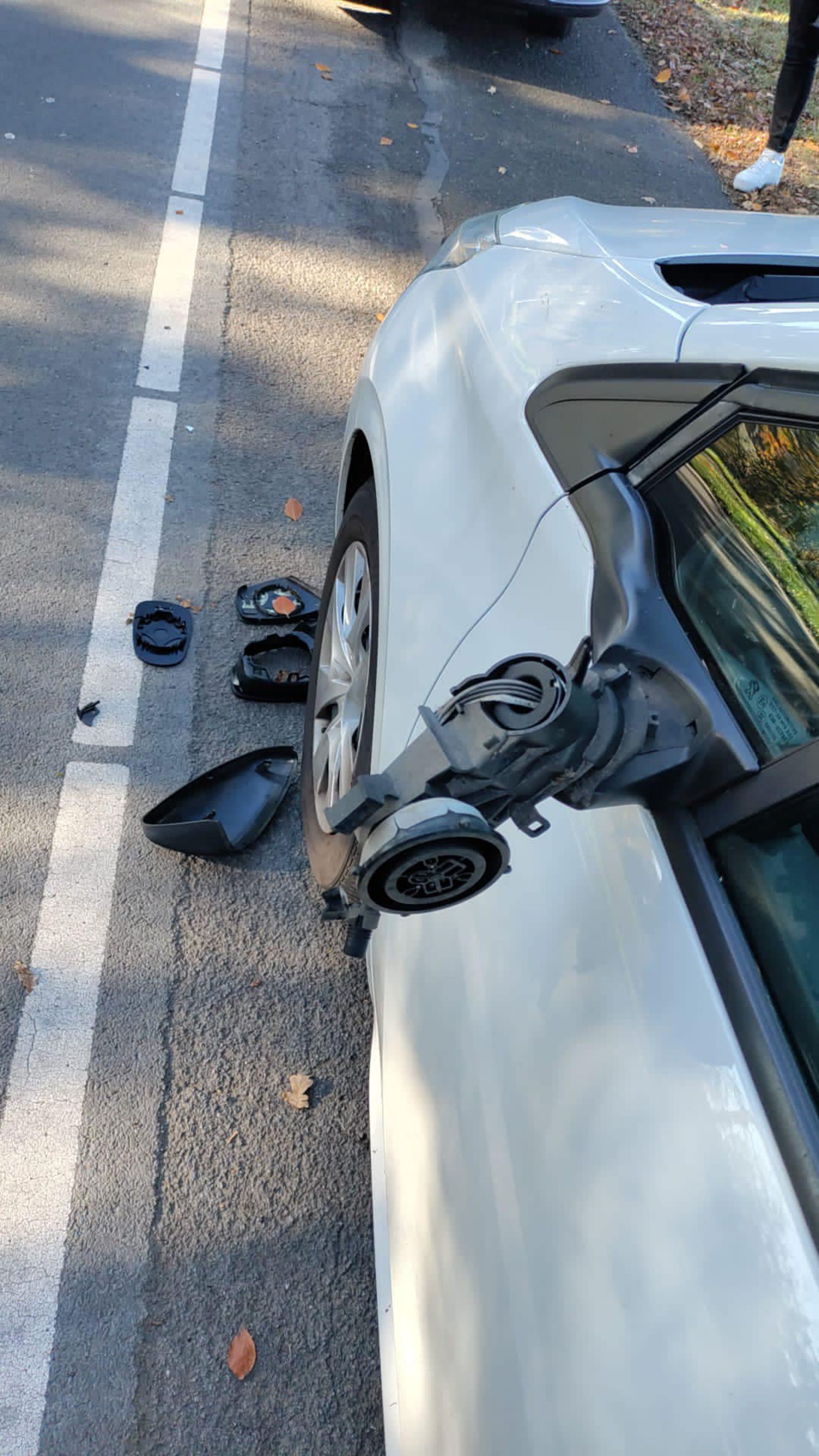 Spiegel van auto gereden aan Langestraat Delden &ndash; Getuigen gezocht