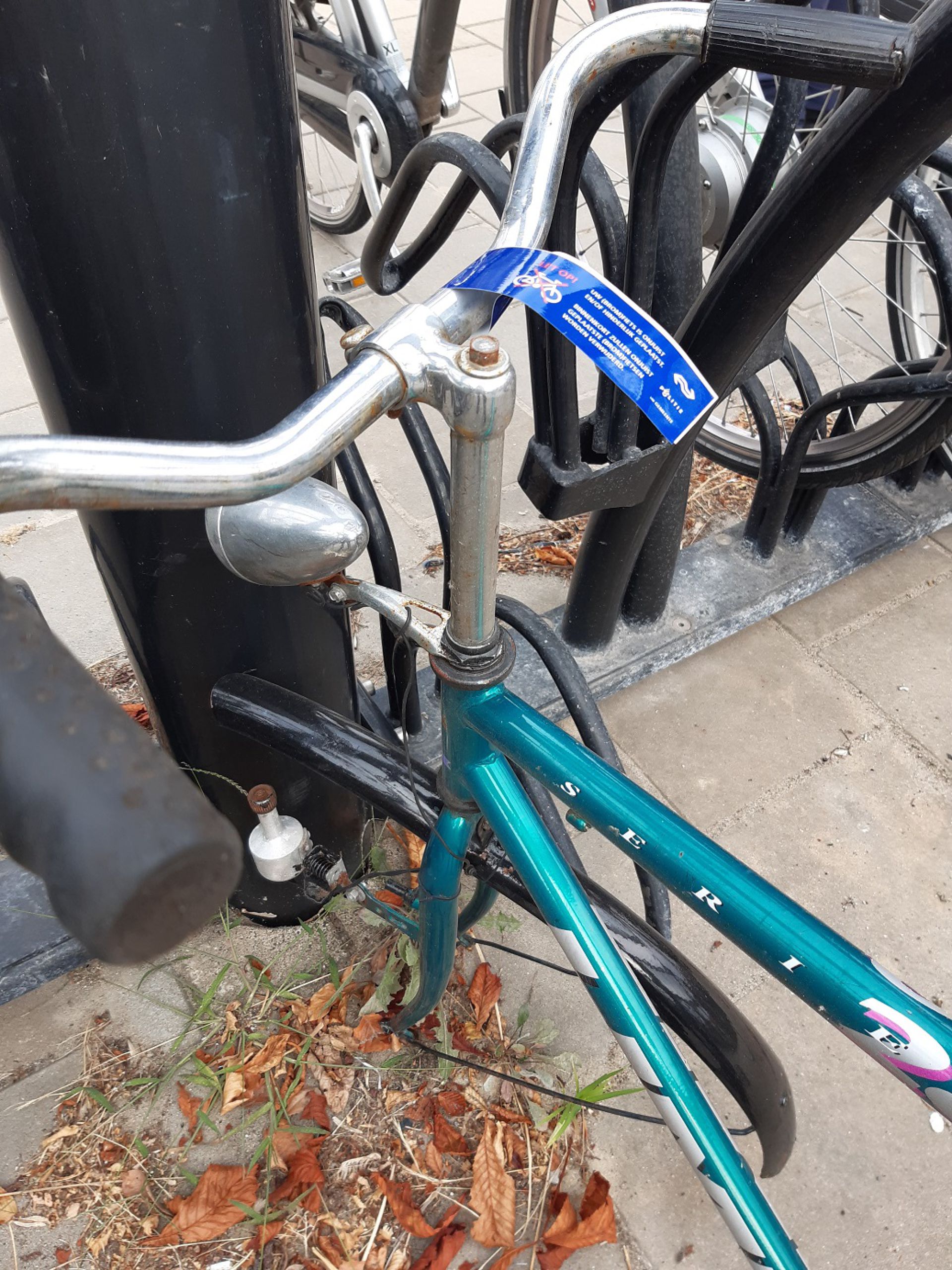 Fietswrakken volgende maand weer verwijderd van station Delden