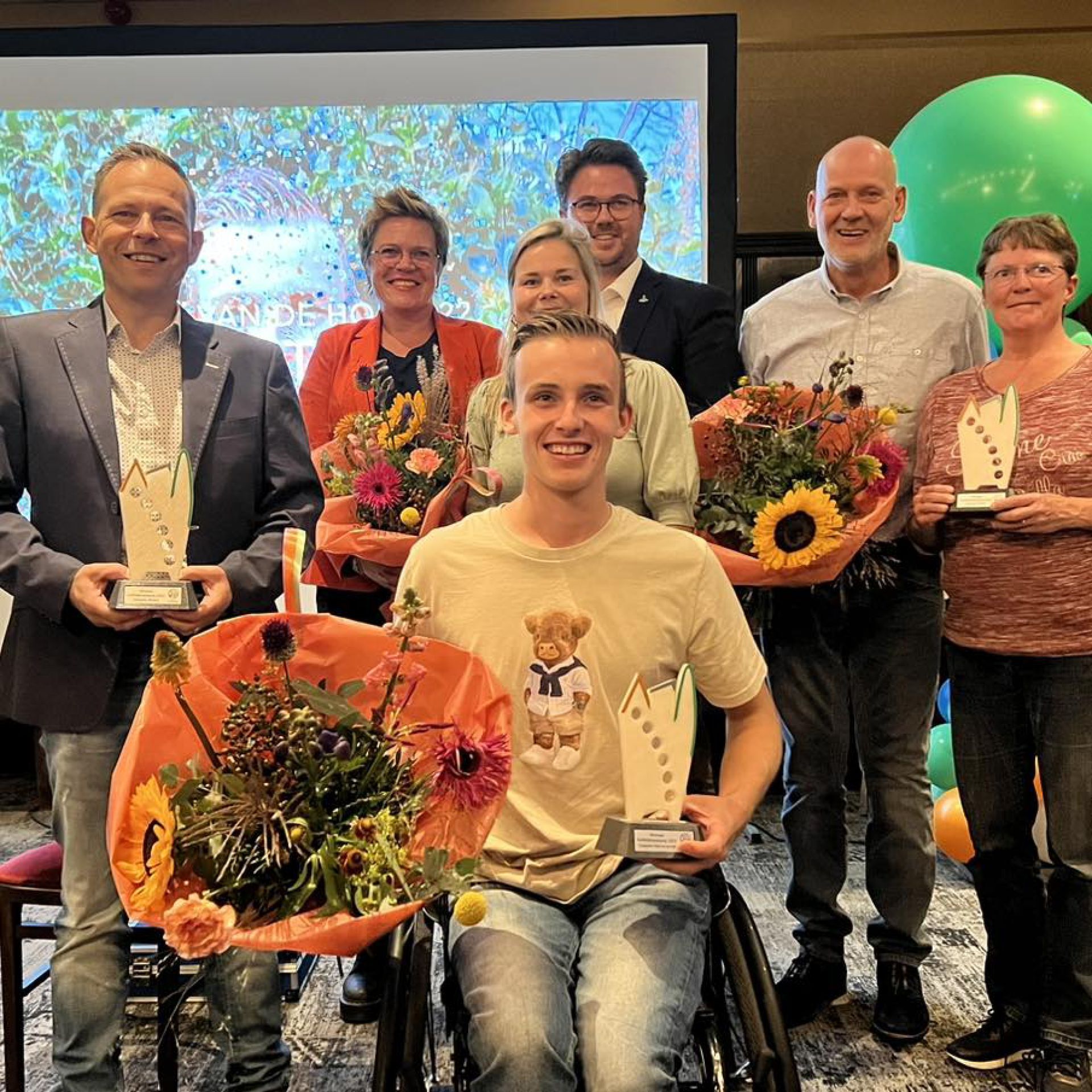 Carelshaven en AutoMaatje slepen Hoffelijkheidsprijs in de wacht 