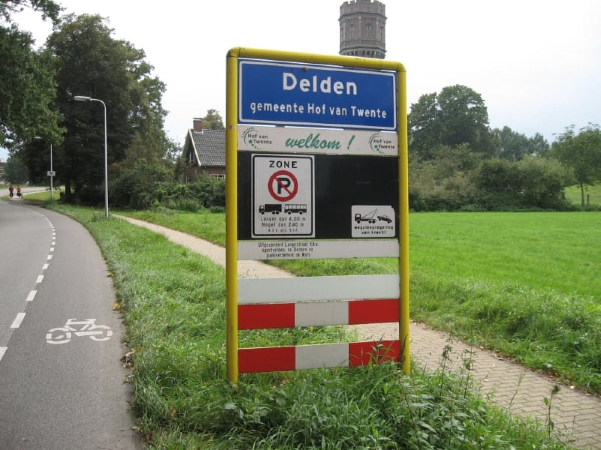 Gemeente gaat maaien met ander doel: 'Hogere begroeiing met meer planten en bloemen'