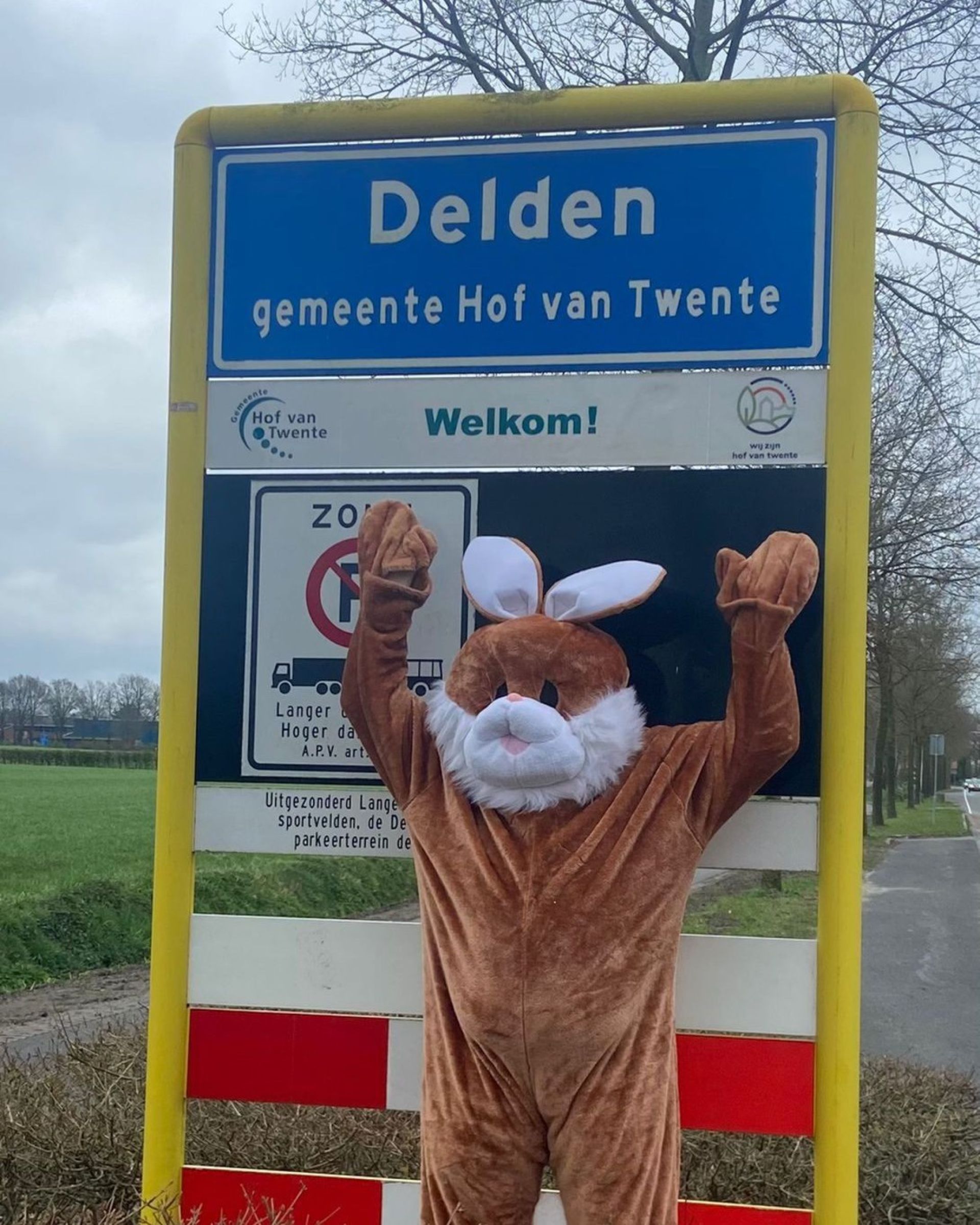 Paashaas draait overuren in Delden: In centrum Delden, op Twickel en bij sportclubs