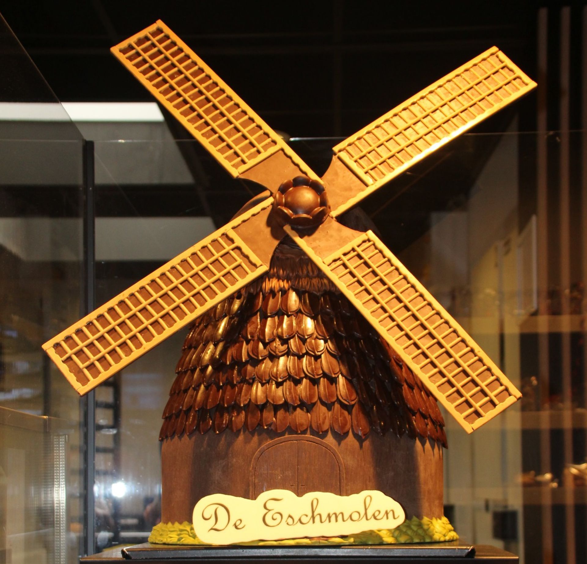 Eschmolen van chocolade: &lsquo;70 centimeter hoog, 12 kilo zwaar en 2 dagen werk&rsquo;