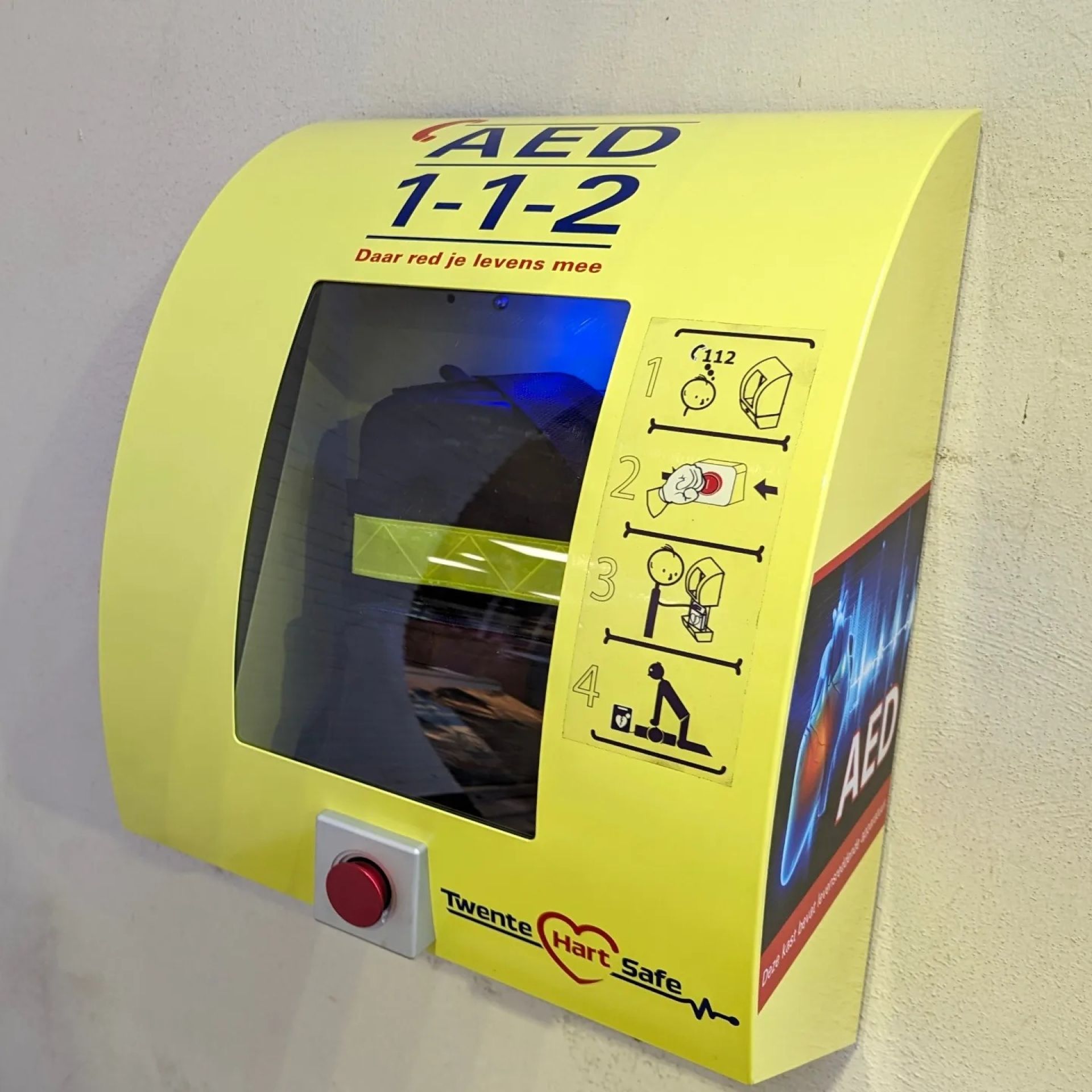 Stichting Hart voor Delden investeert 25.000 euro in nieuwe AED kasten en AED&rsquo;s 