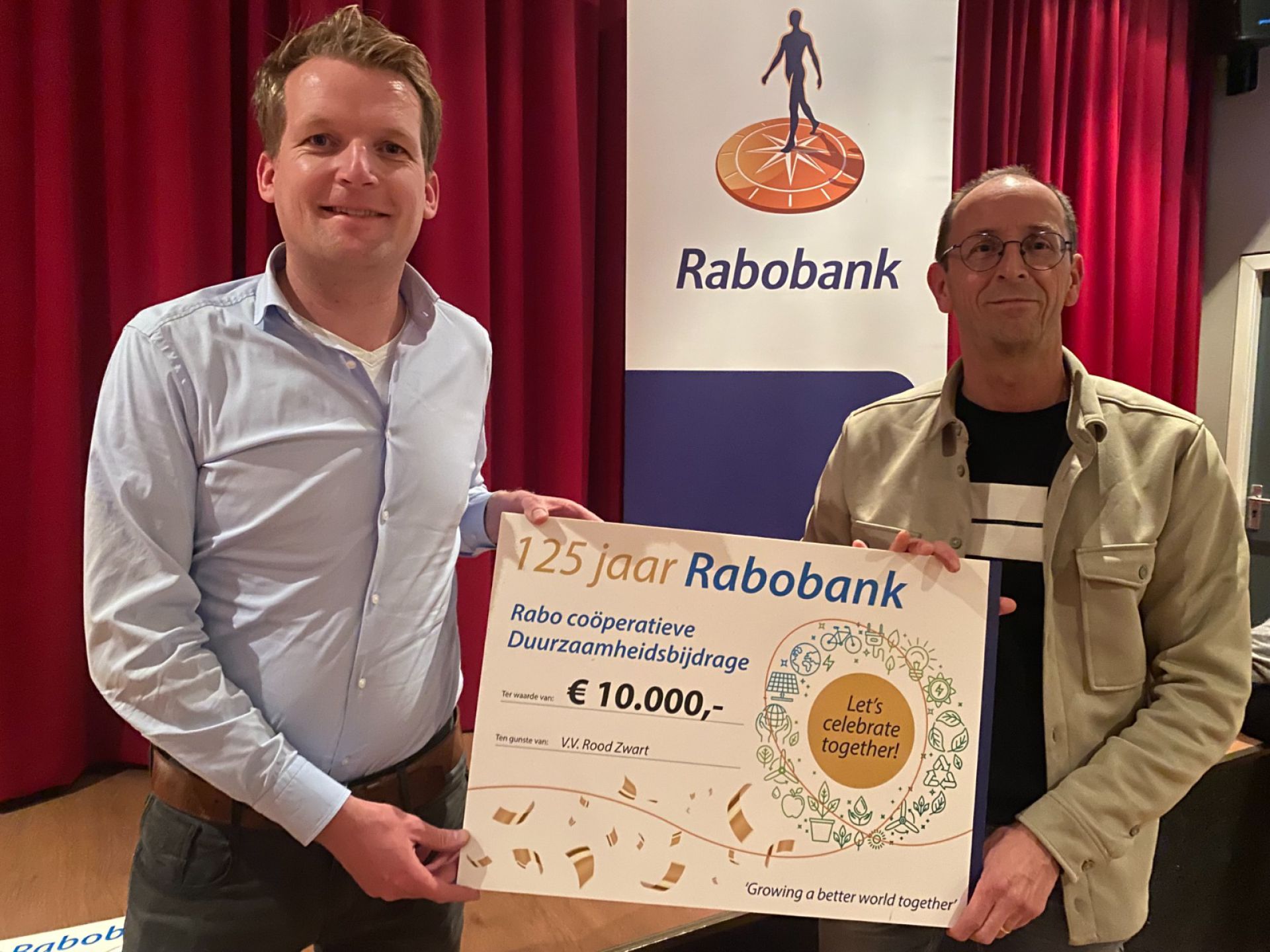 Rood Zwart ontvangt 10.000 euro van Rabobank voor Noaberplein