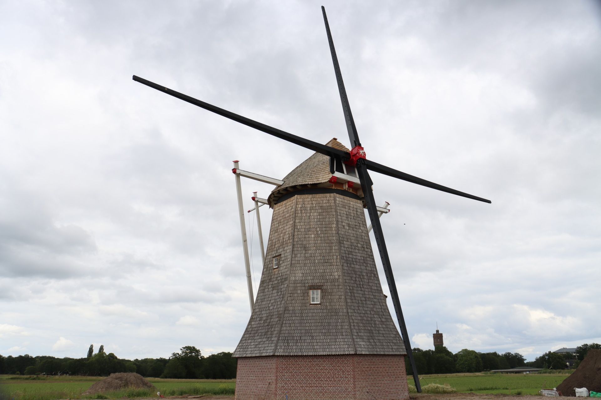 Roeden van de Eschmolen geplaatst