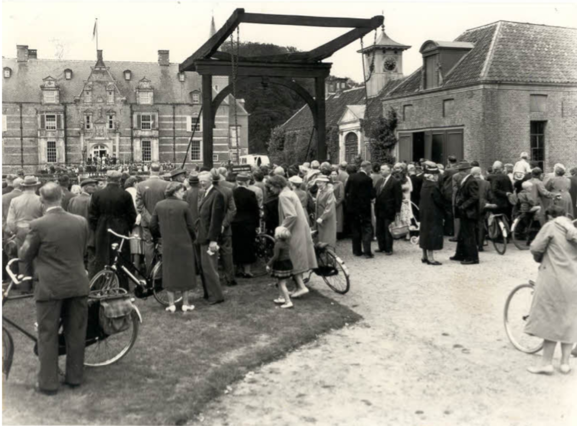 De geschiedenis van Delden in Beeld - Barones viert 80ste verjaardag