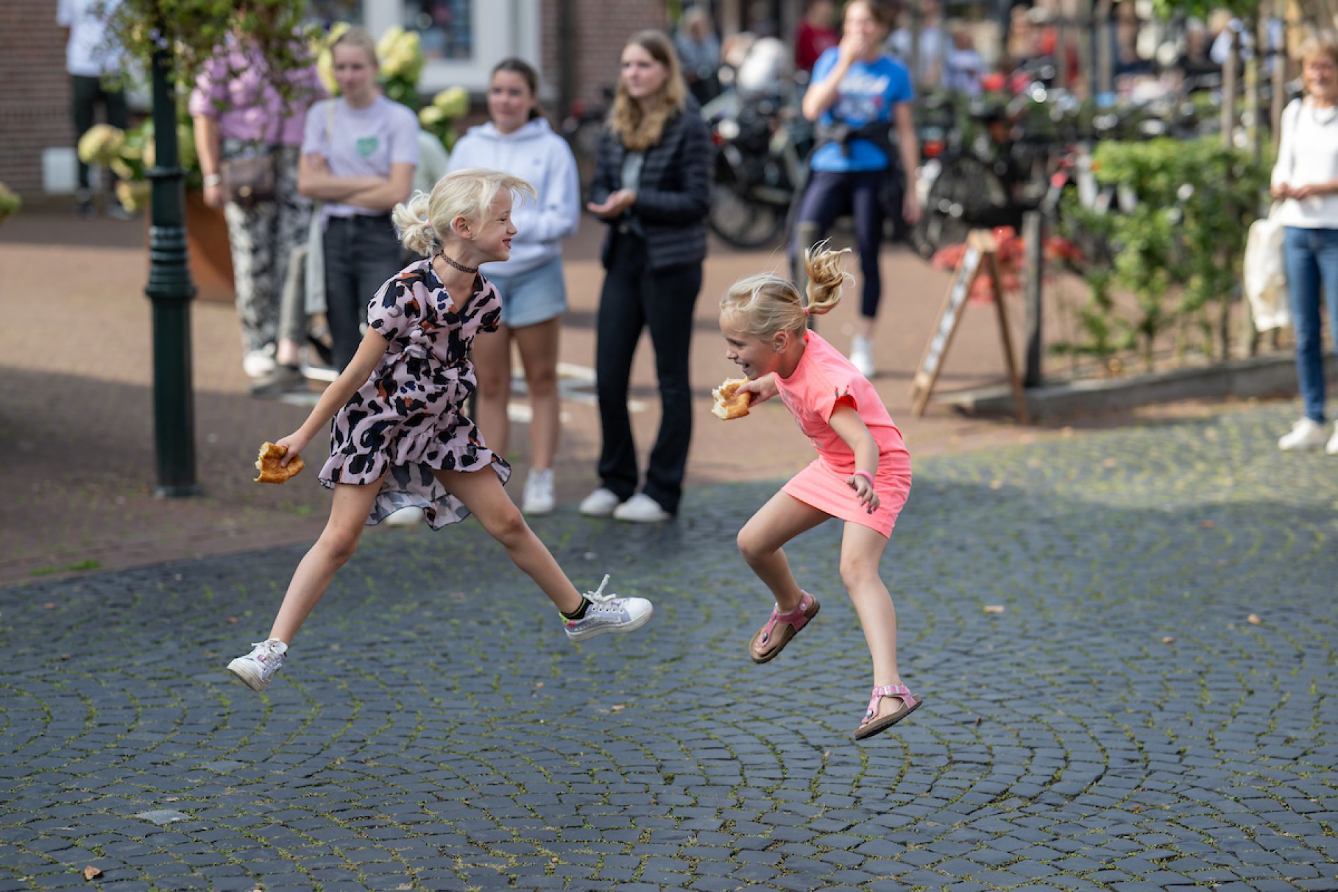 Update: Foto's zonnig Straatfestival Delden online!
