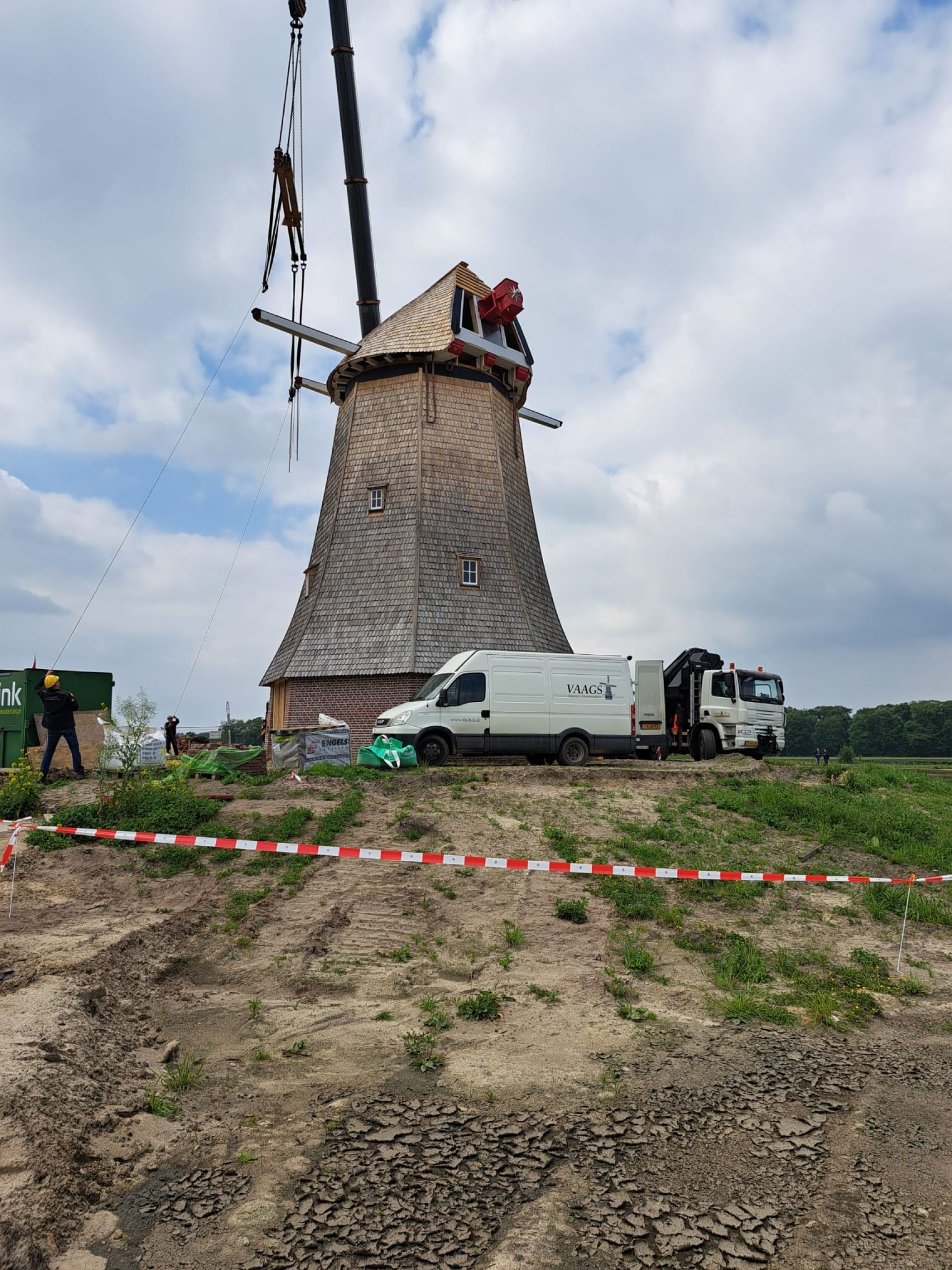 Video: Kap probleemloos op Eschmolen getild