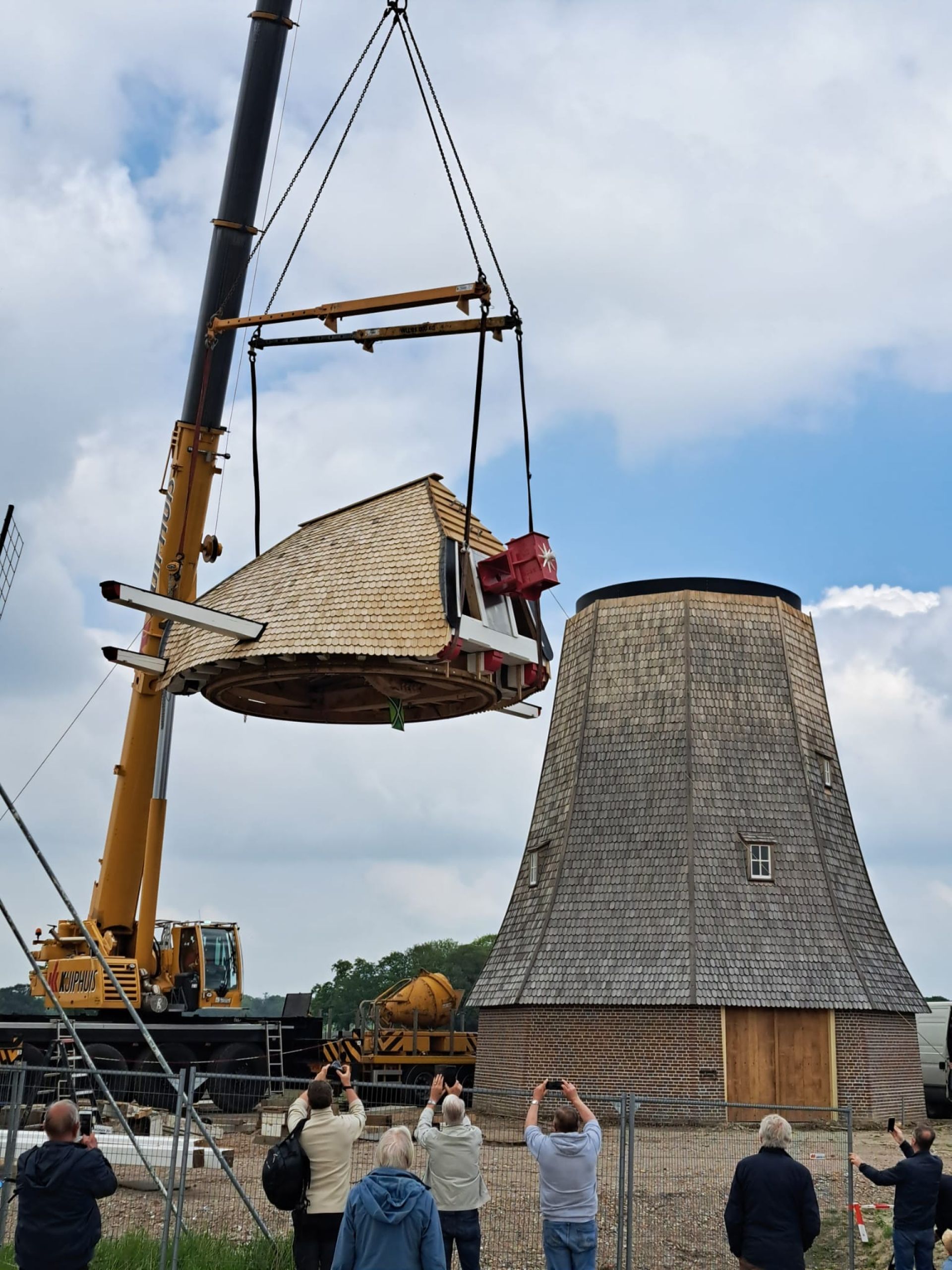 Video: Kap probleemloos op Eschmolen getild