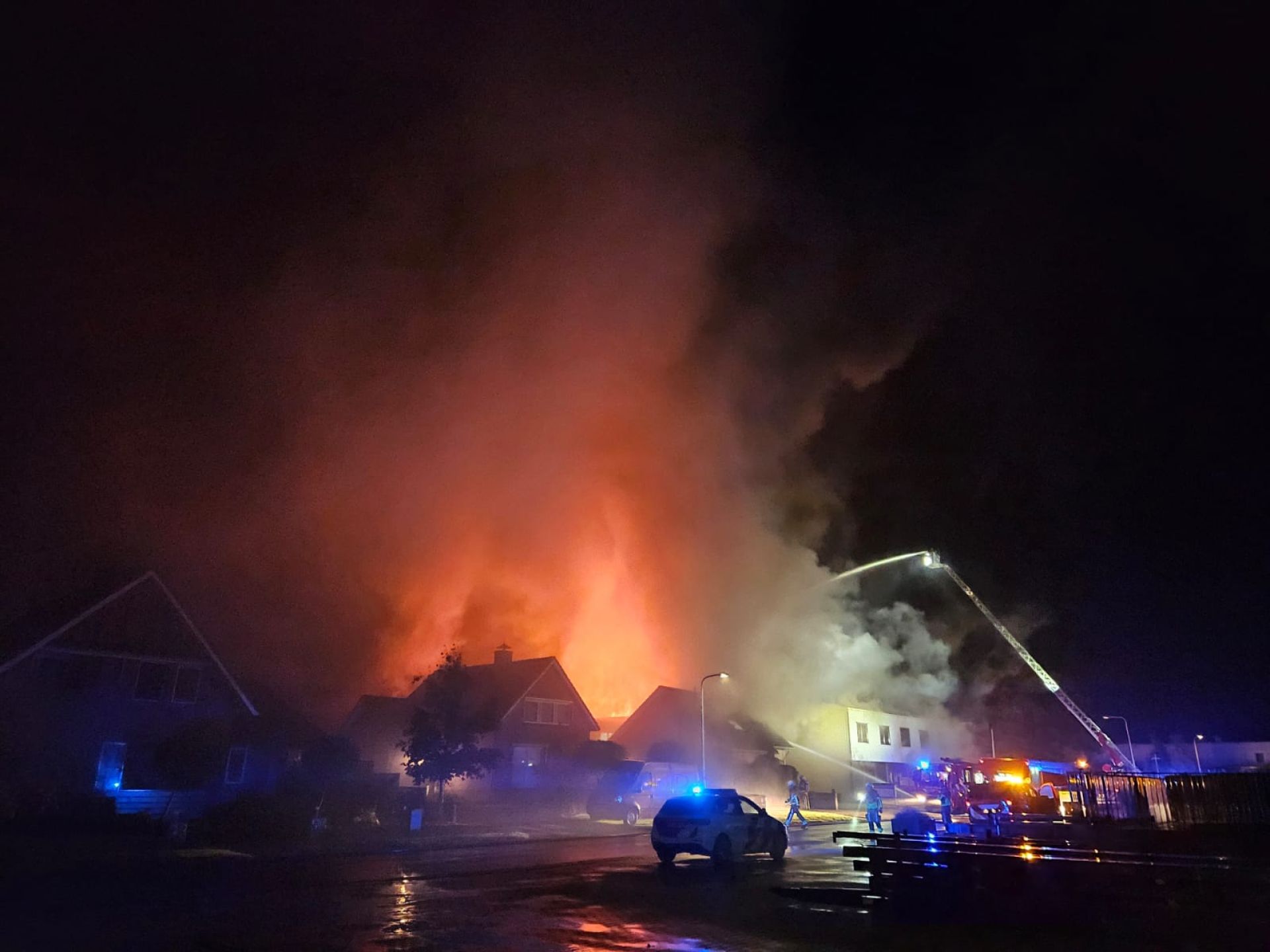 Grote brand op industrieterrein Delden
