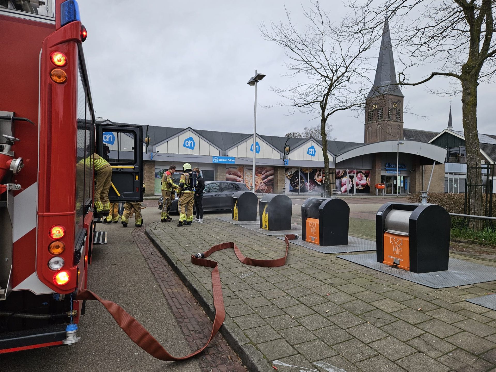 ​Containerbrand aan de Kolk in Delden