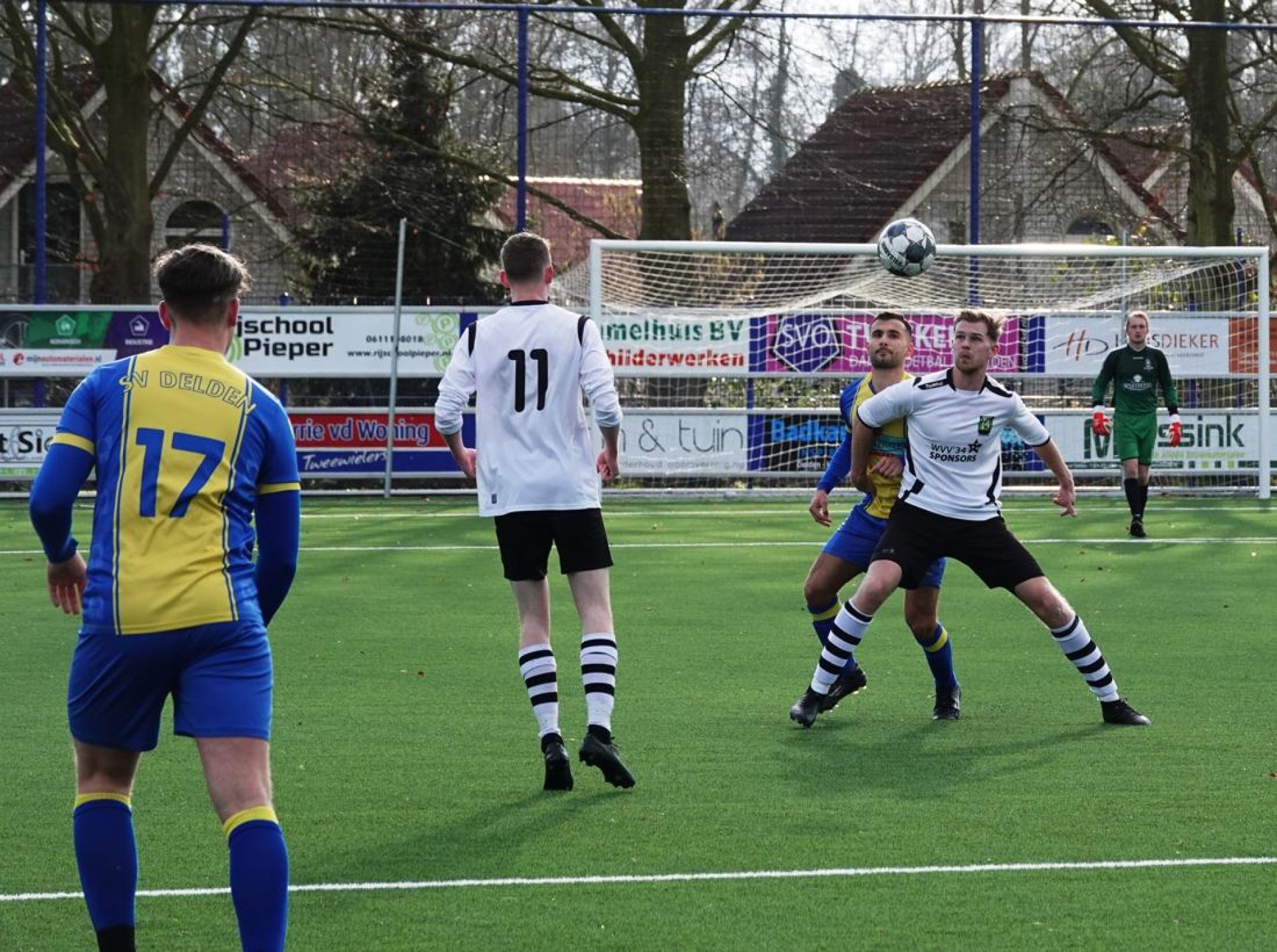 Duel SV Delden - WVV&rsquo;34 gestaakt na zware blessure doelman