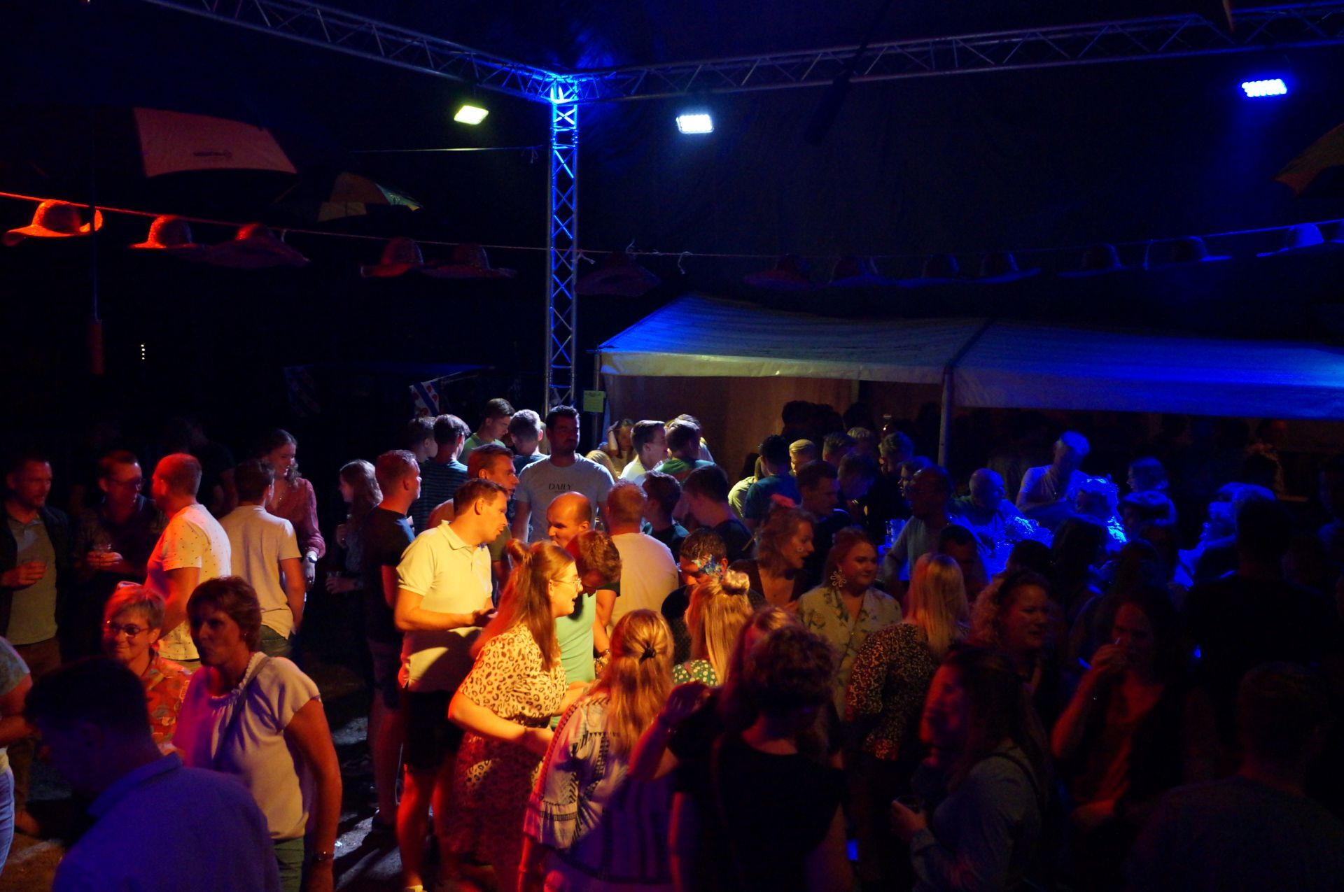 Esbrookfeest 2022 een daverend succes - Frank Speckman nieuwe Schutterskoning