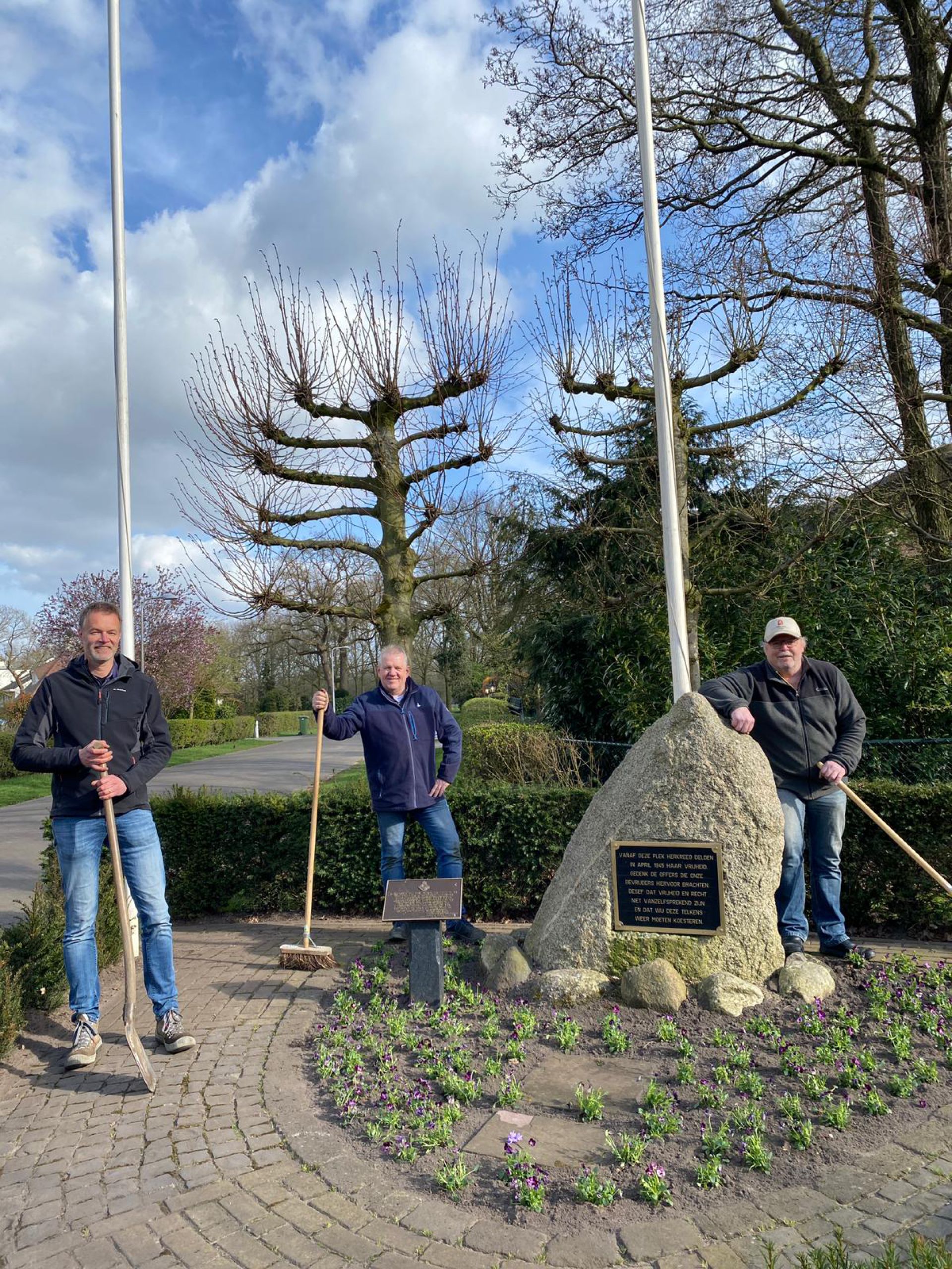 Delden viert 76 jaar vrijheid &ndash; Geen offici&euml;le herdenking bij monument