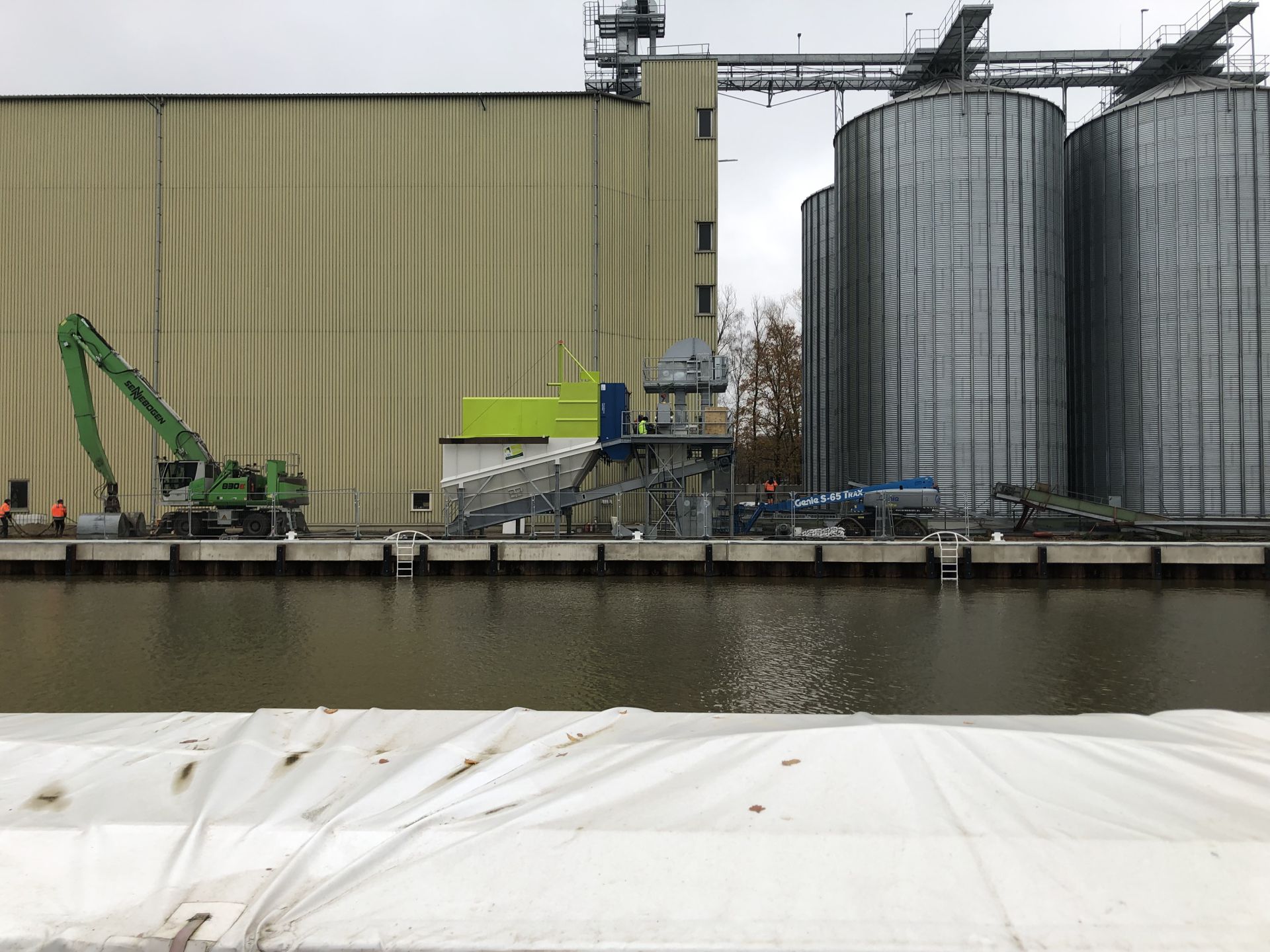 Nieuwe kade Deldense haven in gebruik genomen