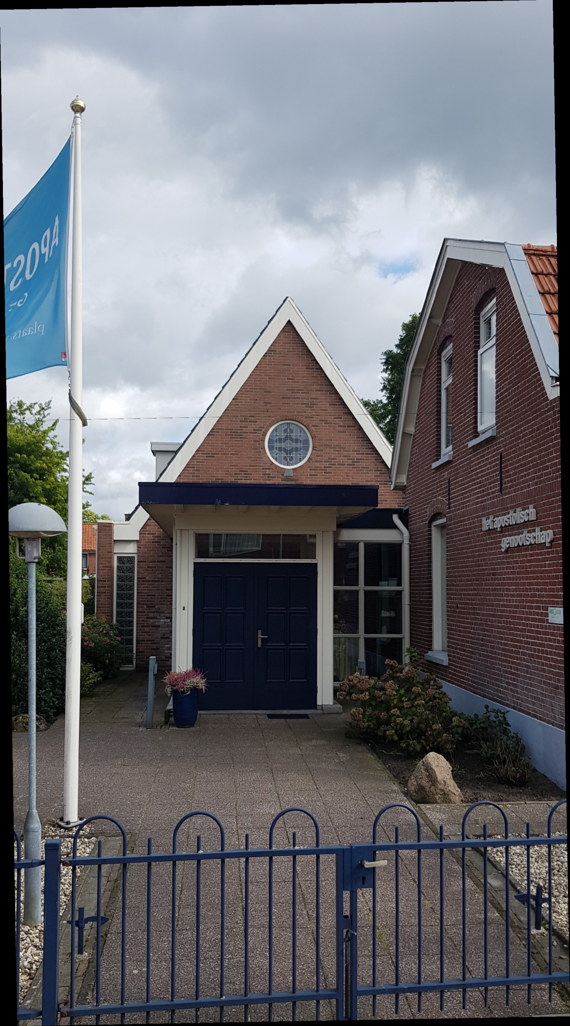 Eerste groep vluchtelingen nu een week aan de Emmastraat &ndash; Vrijwilligers bedanken Delden