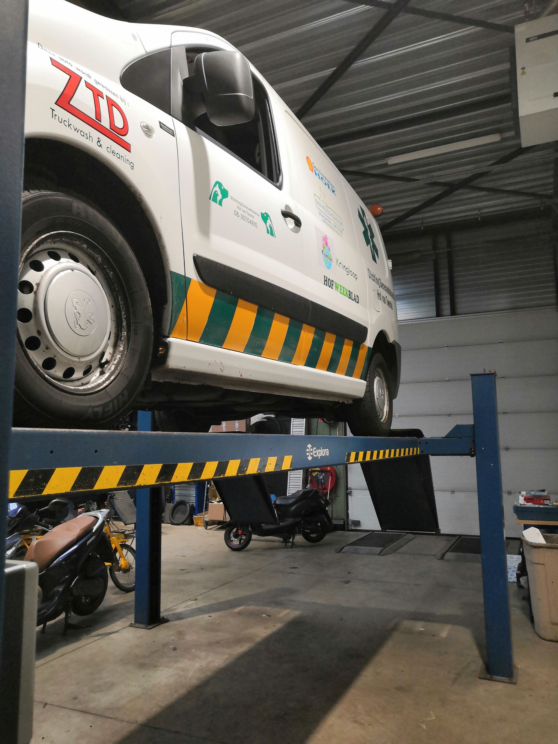 Dierenambulance luidt de noodklok - Auto afgeschreven