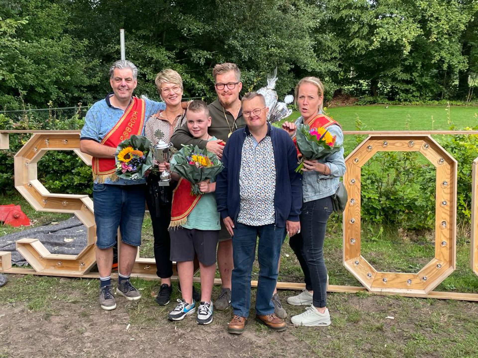 Beetje regen deert Midzomerfeest Esbrook niet: Frank Speckmann prolongeert Schutterstitel 