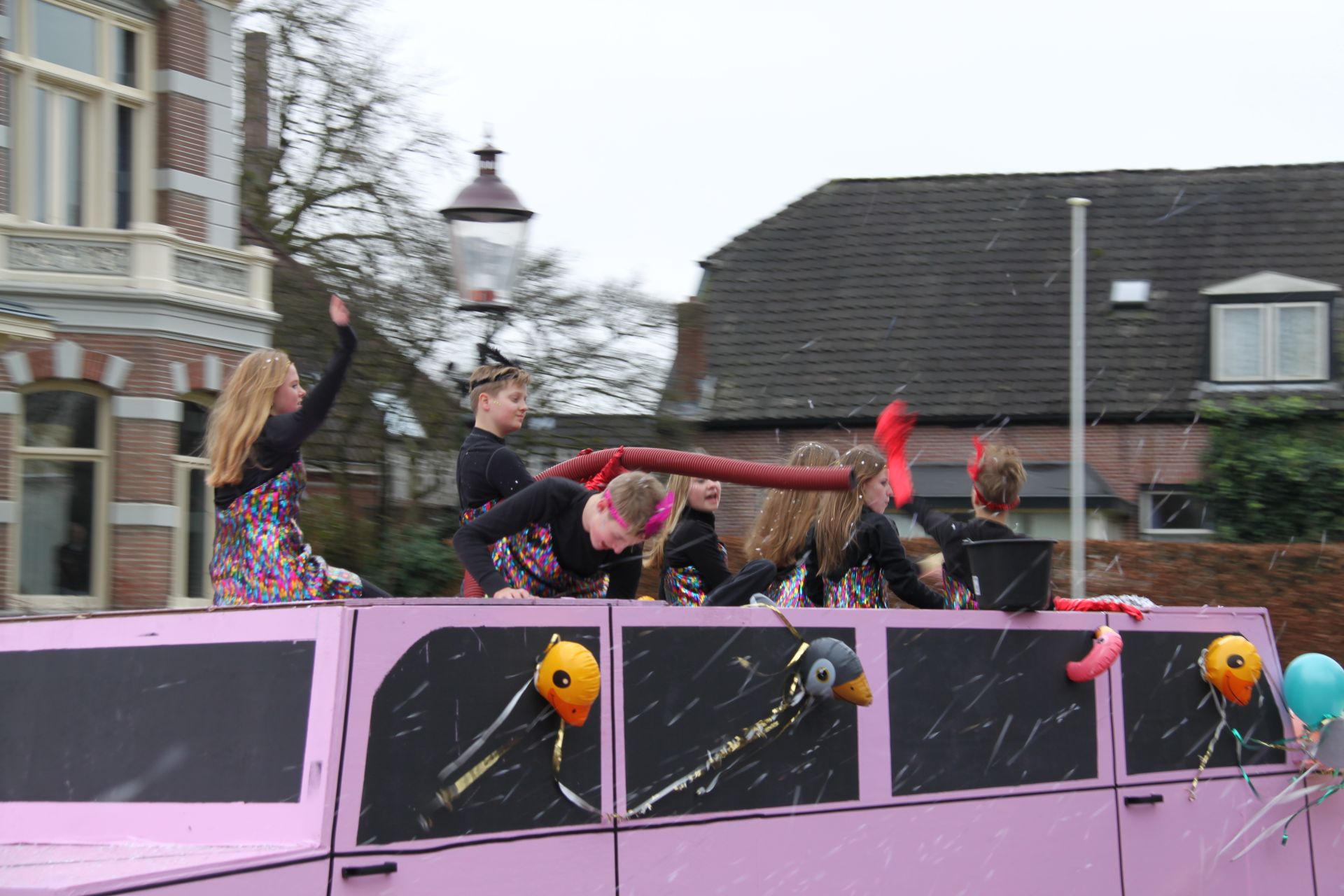 Deze deelnemers aan de optocht van de Kindercarnaval Delden vielen in de prijzen