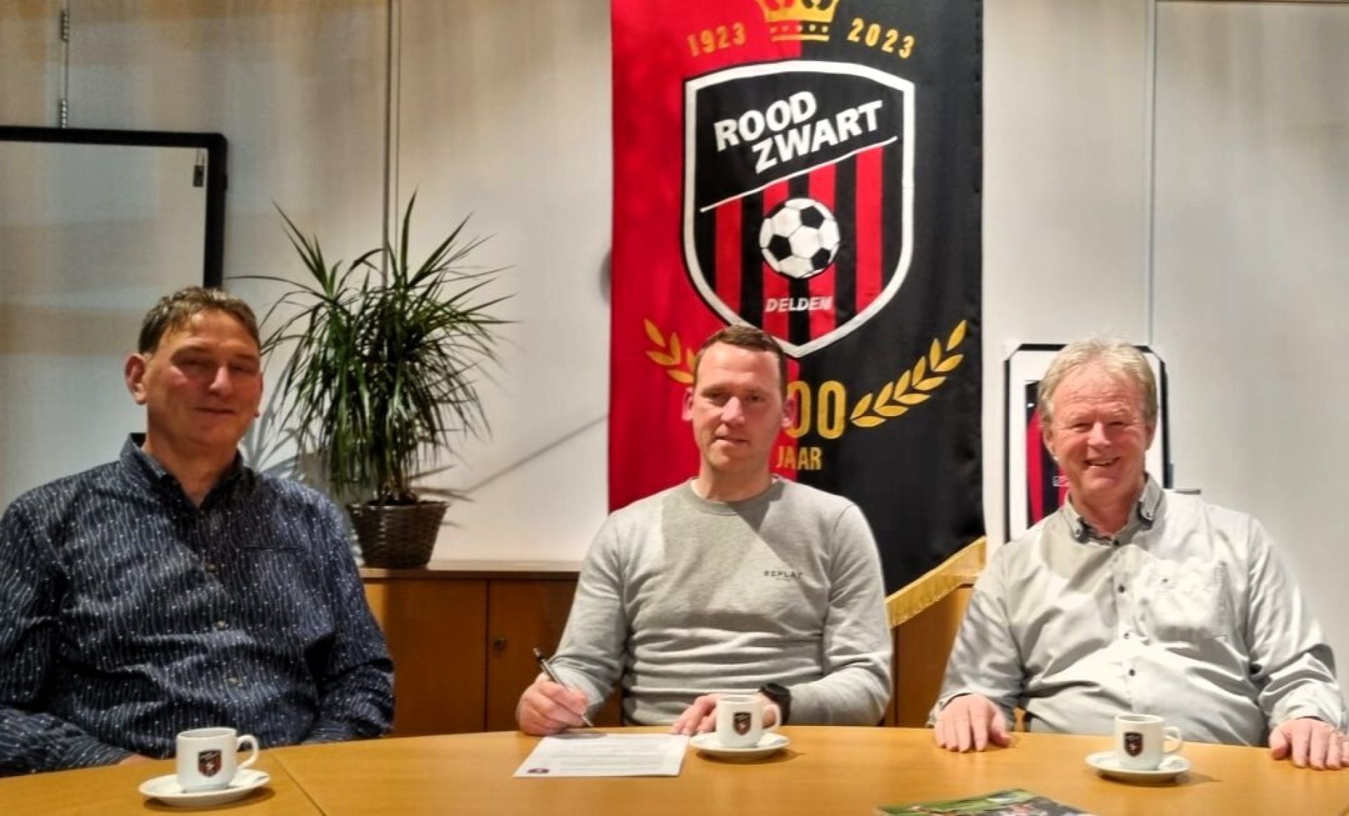 Trainers SV Delden en Rood Zwart verlengen contract