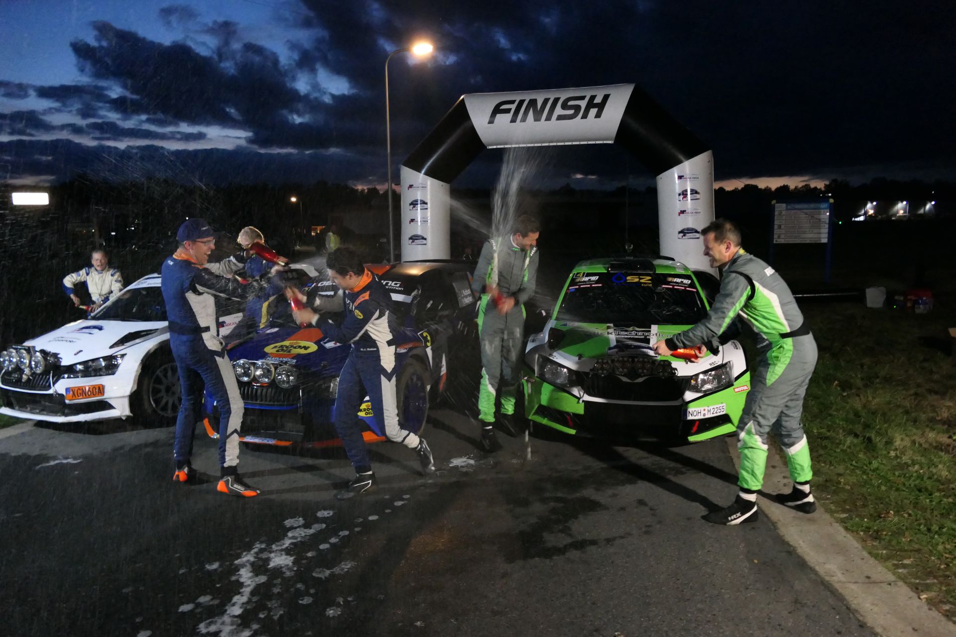 Beeld en geluid: Deldenaar Ten Vregelaar pakt derde plek in Twente Rally