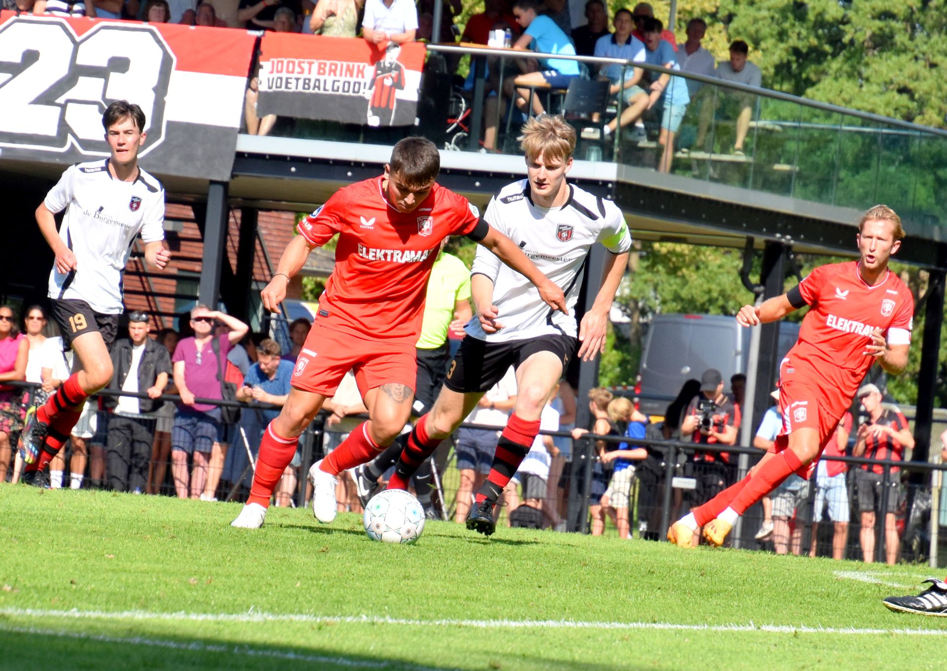 Ingezonden: Rood Zwart &ndash; FC Twente: topdag ondanks dikke nederlaag