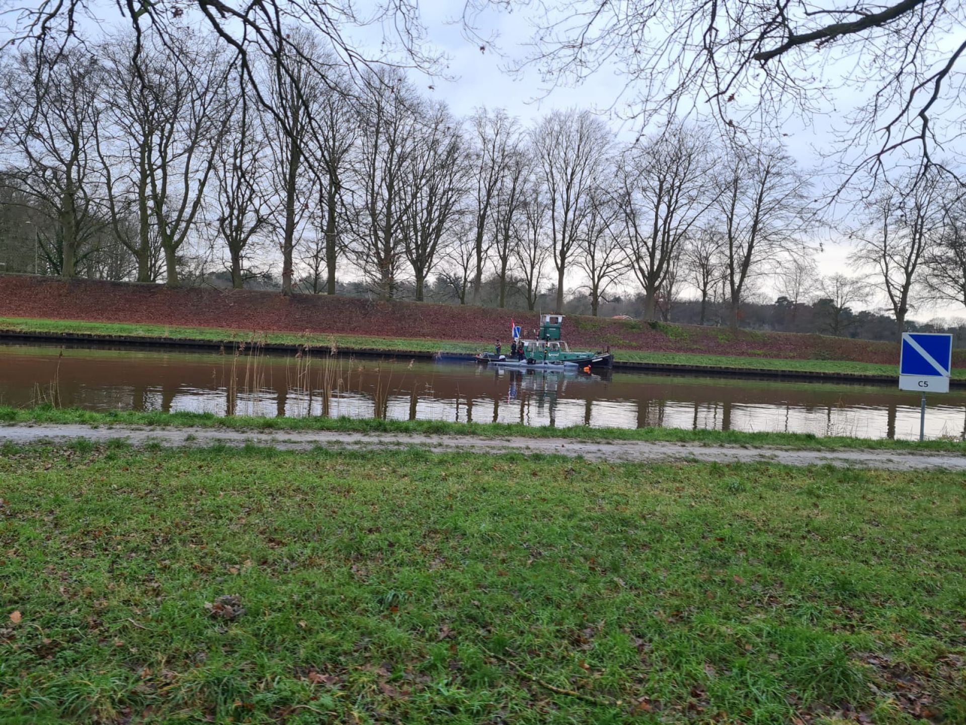 Duikboot getest op Twentekanaal bij Delden