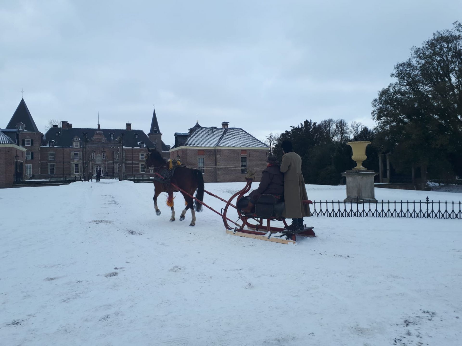 Video: Arrenslee trekt bekijks op Twickelerlaan
