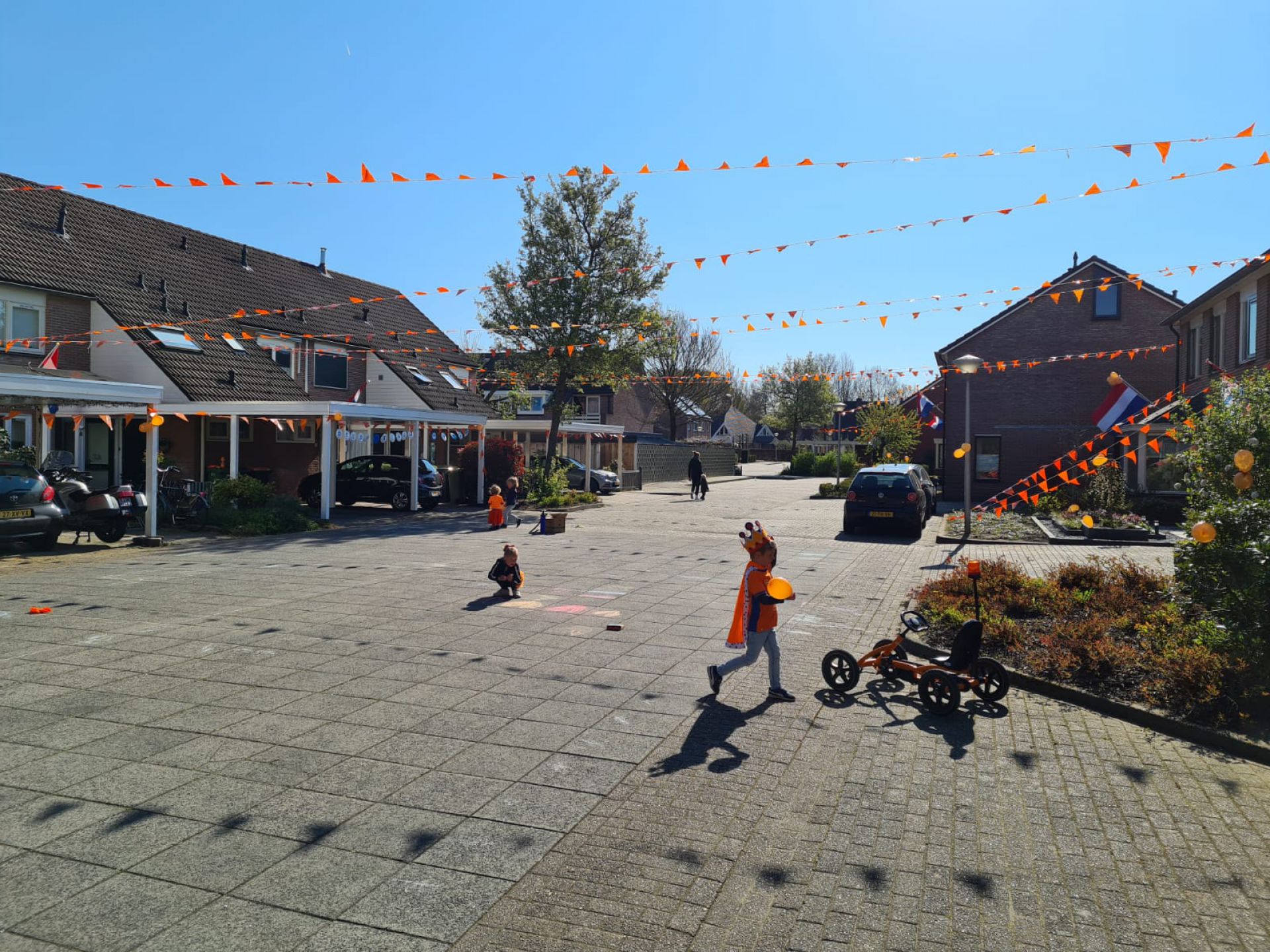 De Dinkel wint straat-versierwedstrijd Delden: &lsquo;Koningsdag 2021 is een fantastische dag geworden&rsquo;