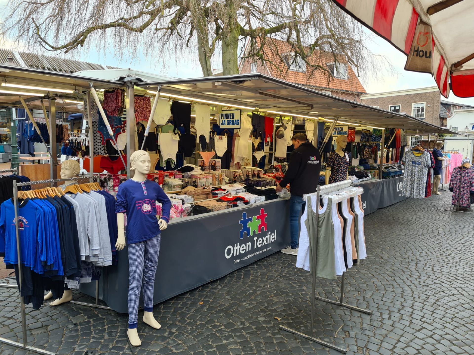 Deldense weekmarkt langzaam weer compleet: 'De gun-factor die ik meemaak is ontroerend'