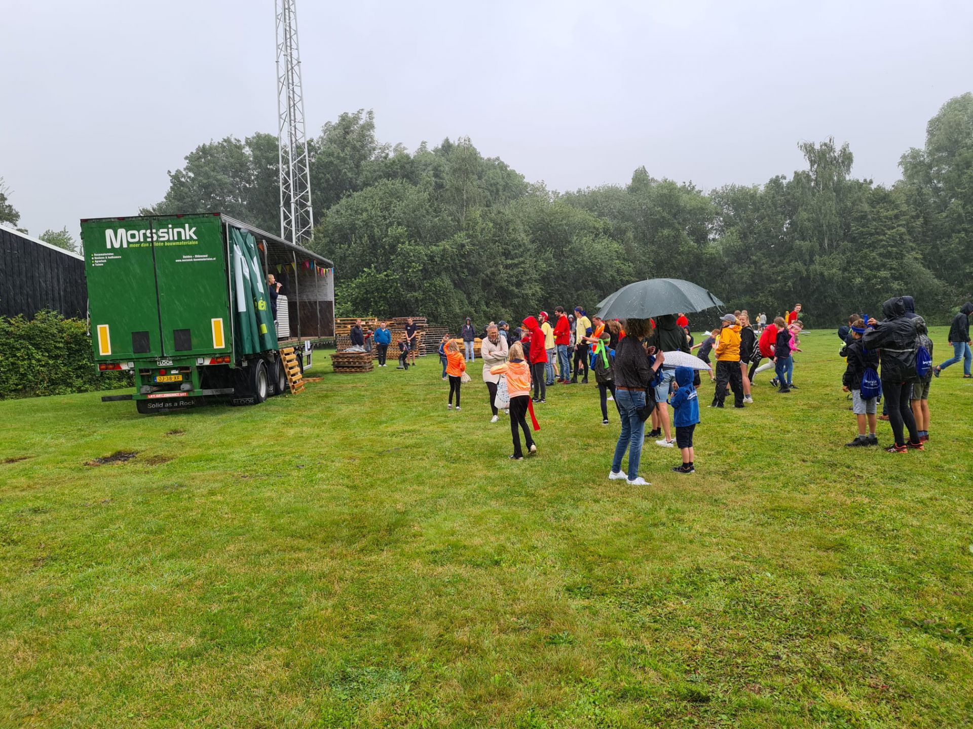 Zomerspelen en Houtstad Delden van start met ruim honderd basisscholieren