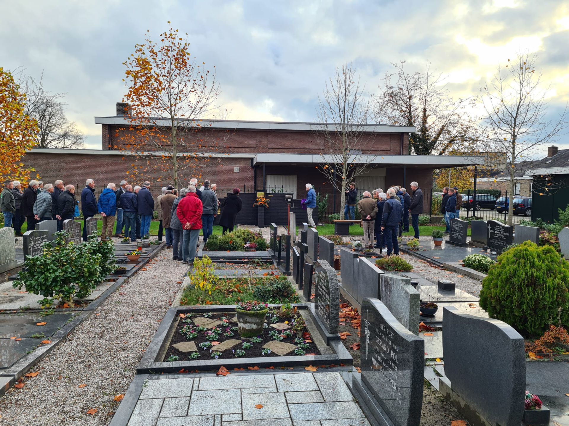 R.K begraafplaats Delden uitgebreid met urnenveld en gedenkmuur