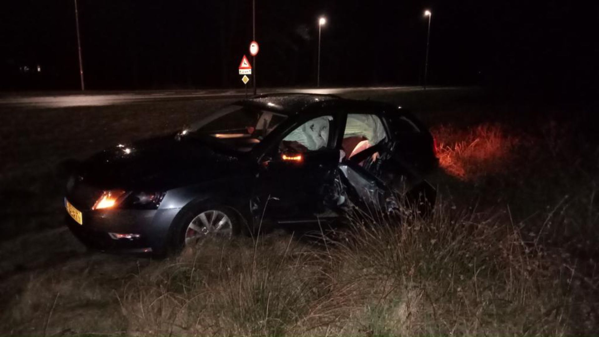 Gewonde bij botsing op kruising op rondweg Delden