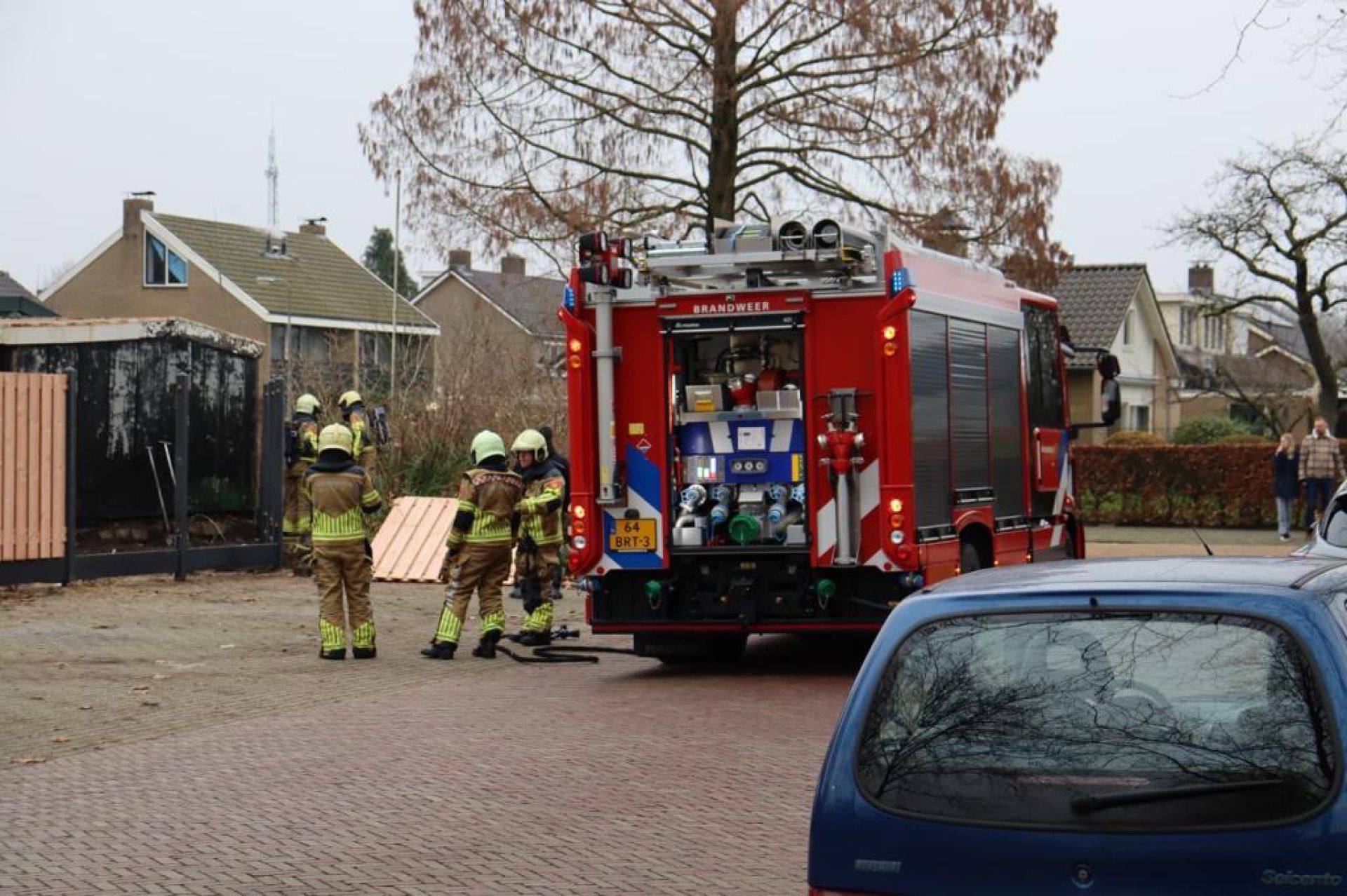 Gat in gasleiding aan Lijsterstraat in Delden