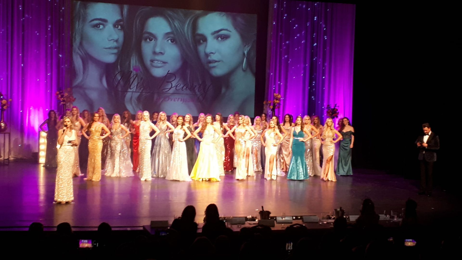 Deldense deelnemers Inez en Bente uit Delden grijpen naast Miss titel