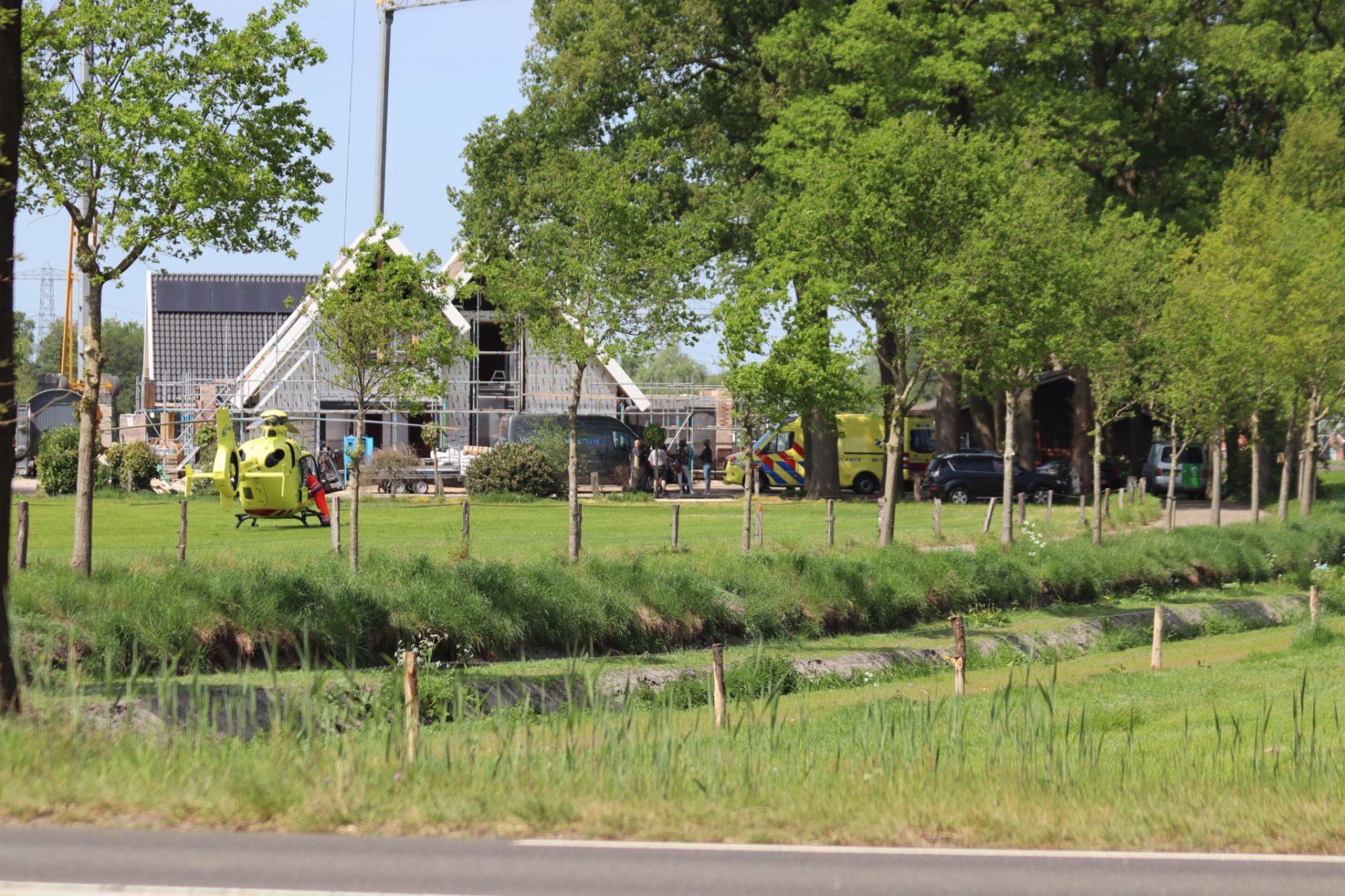 Traumaheli en ambulances rukken uit voor ongeval net buiten Delden