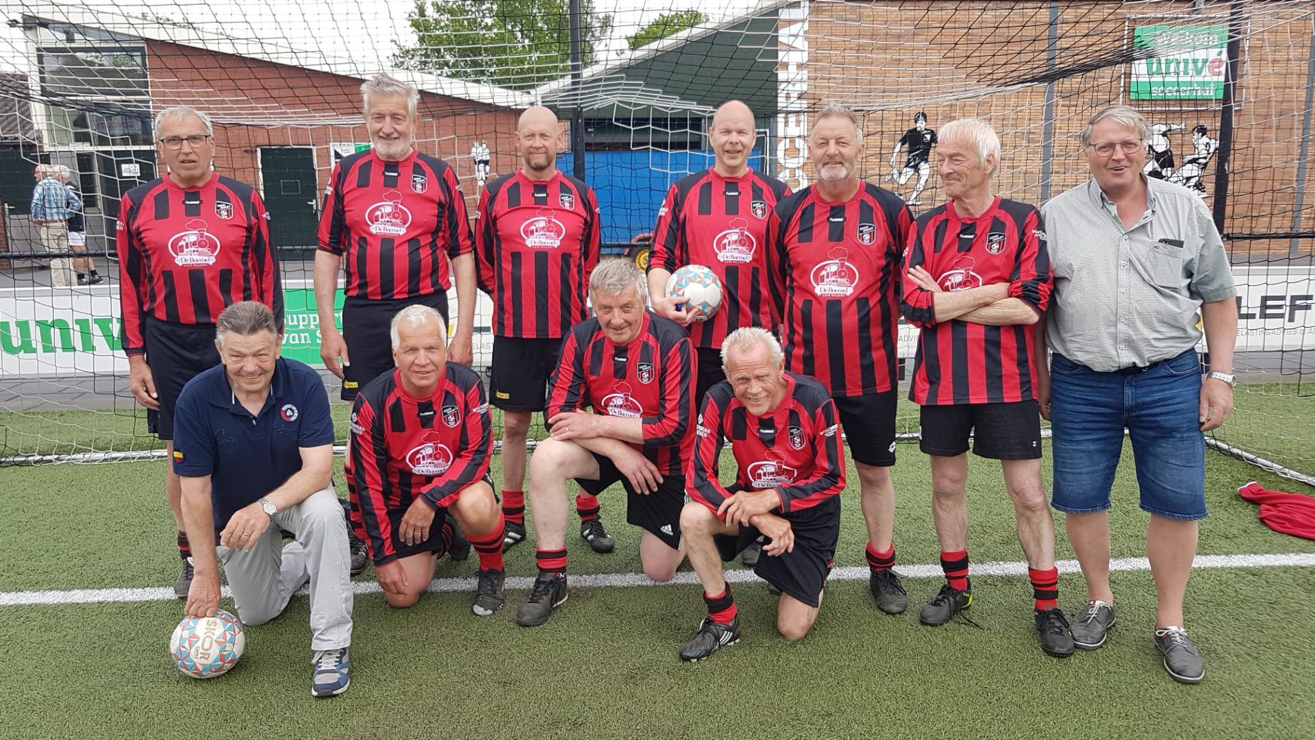 Rood Zwart pakt derde plek bij Walking Football Toernooi in Markelo