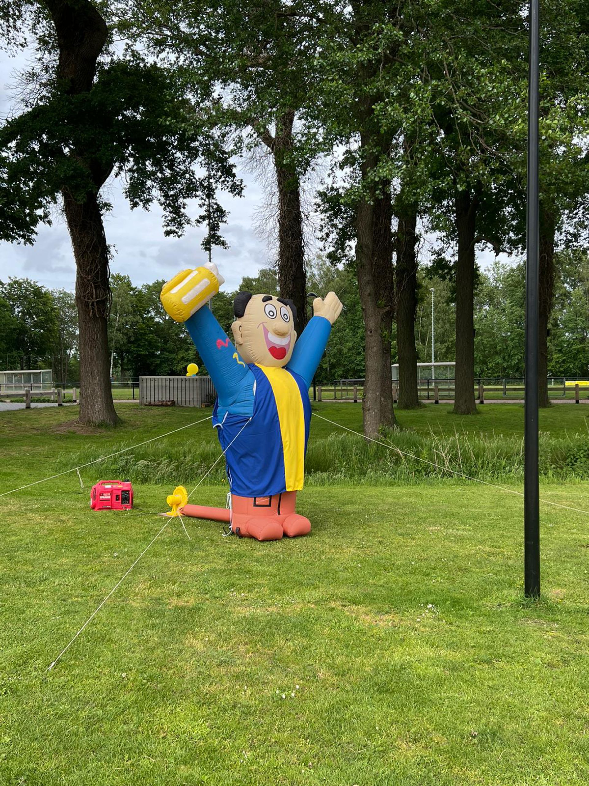 Sportpark Scheetheuvel kleurt blauw-geel in aanloop naar Deldense derby