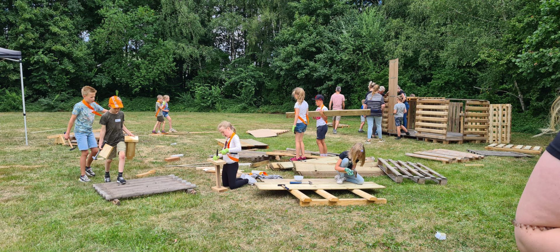 Eerste dag Houtstad Delden van start met ruim 80 Deldense kids